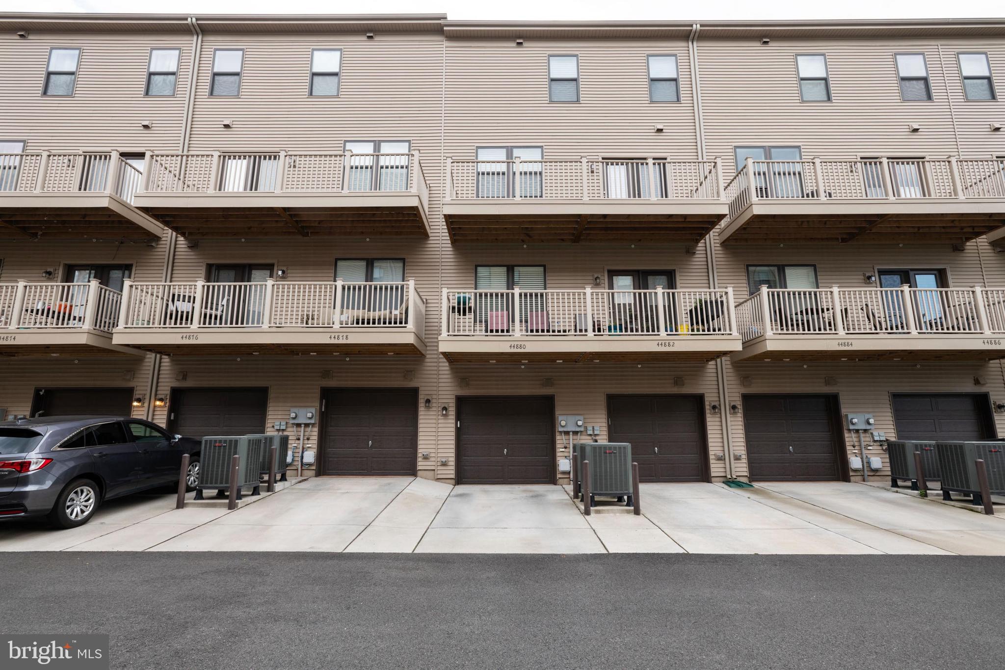 SM ONE LOUDOUN CONDO - Residential