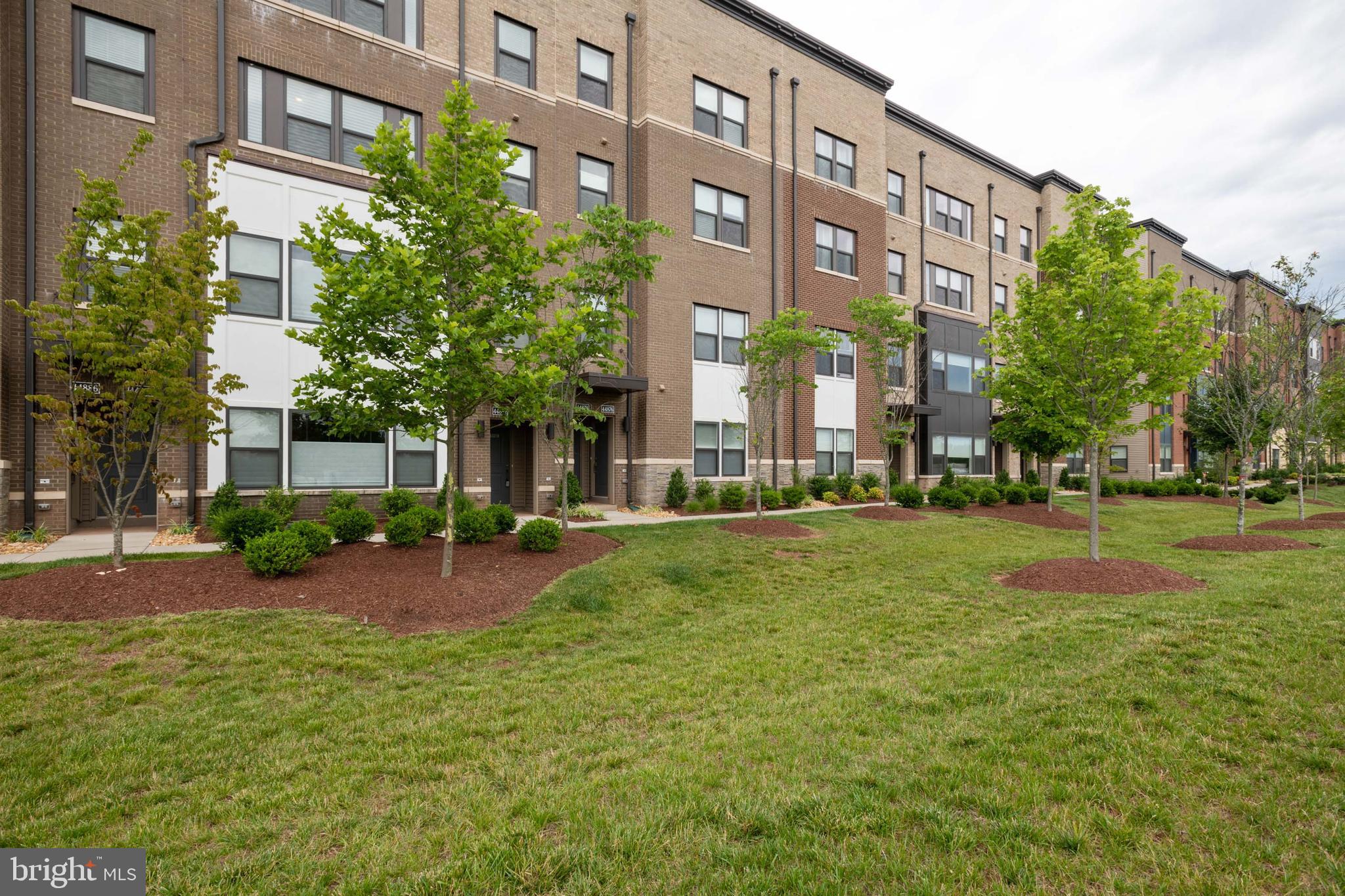 SM ONE LOUDOUN CONDO - Residential