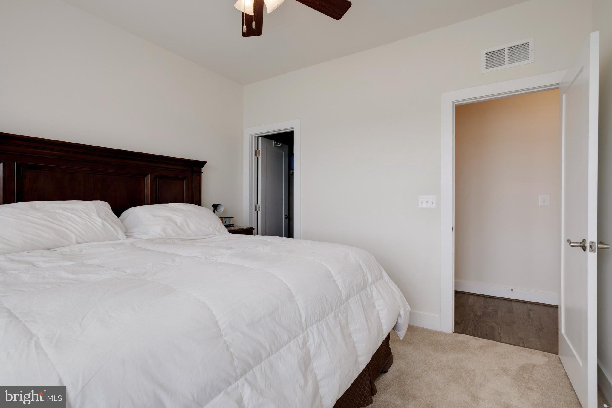 SM ONE LOUDOUN CONDO - Residential