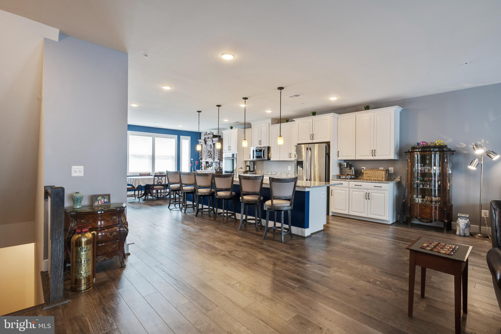 SM ONE LOUDOUN CONDO - Residential