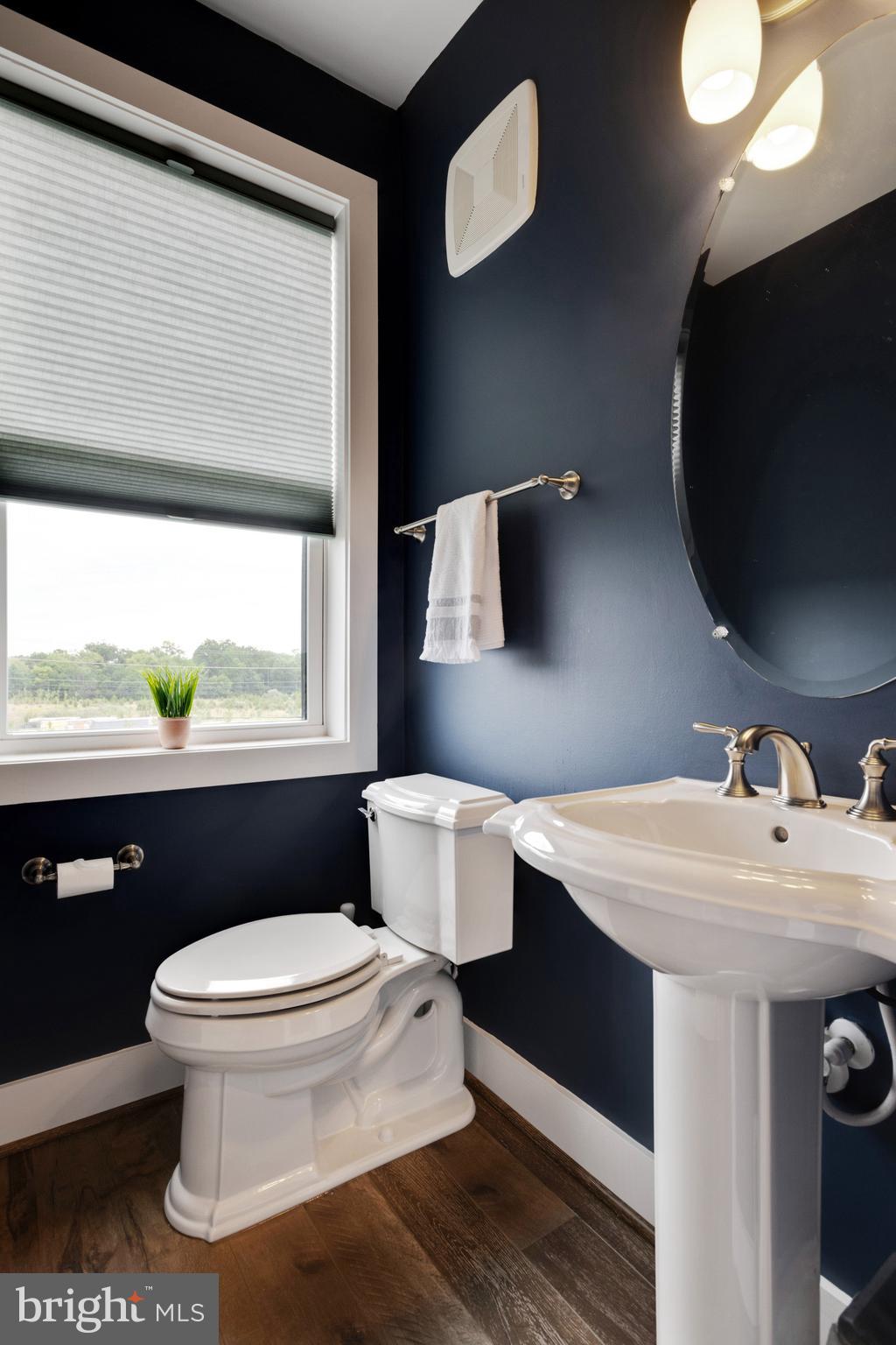 SM ONE LOUDOUN CONDO - Residential