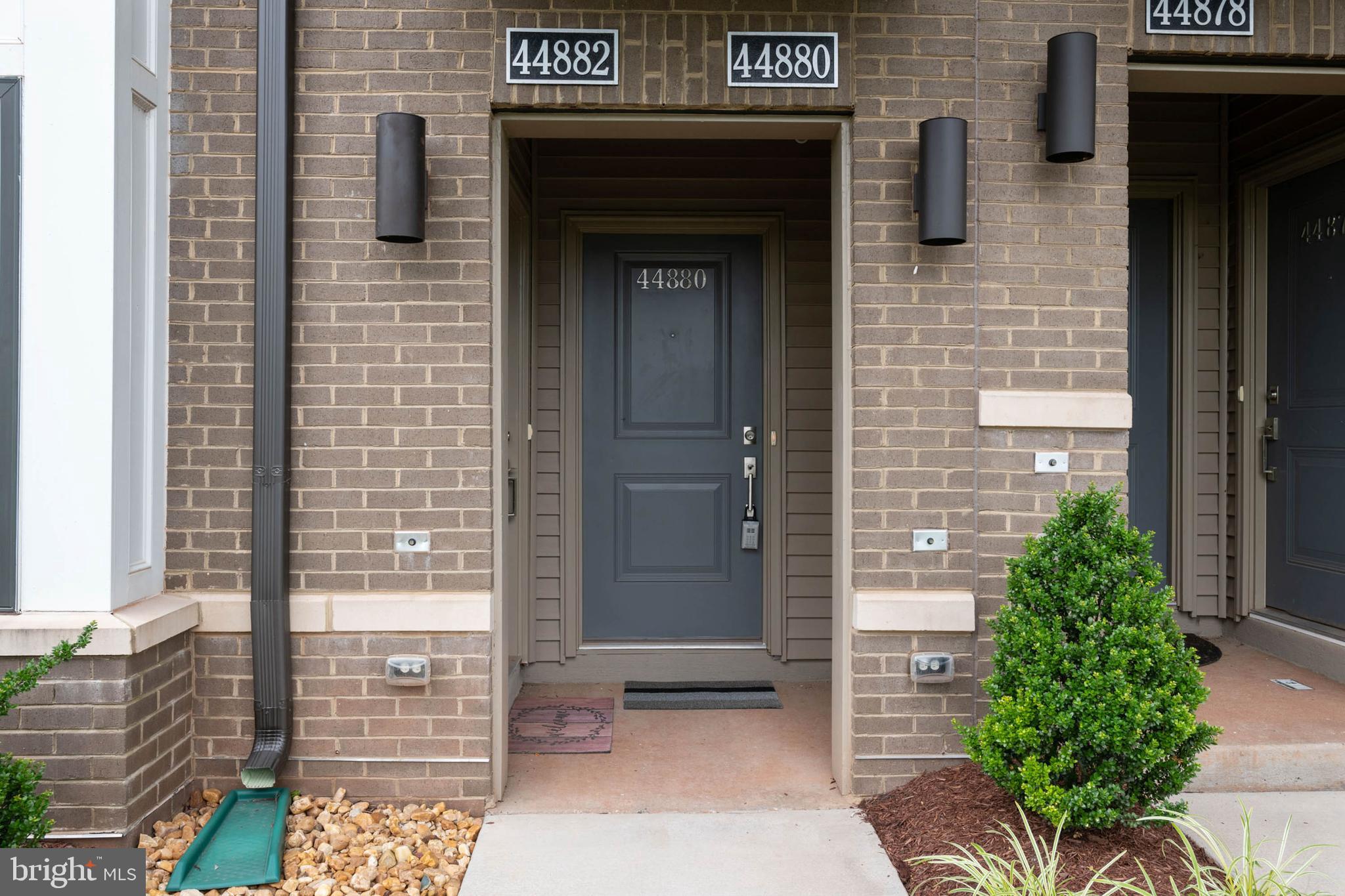 SM ONE LOUDOUN CONDO - Residential