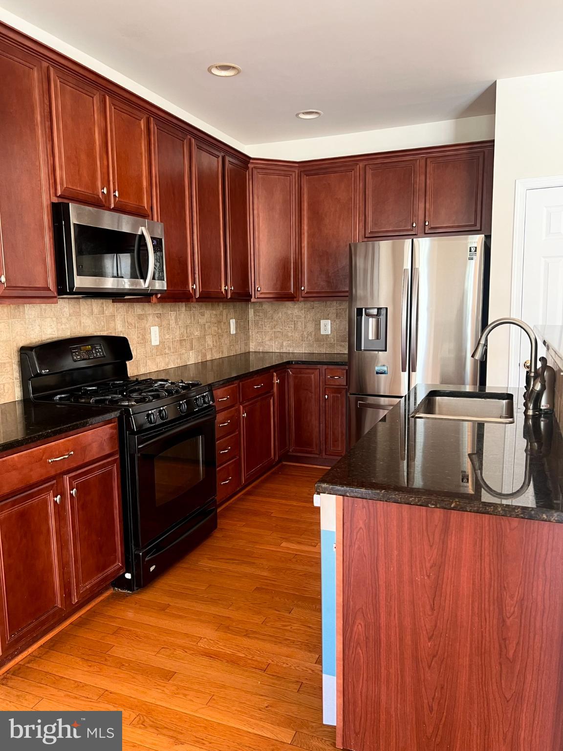 SOUTH RIDING - Residential Lease