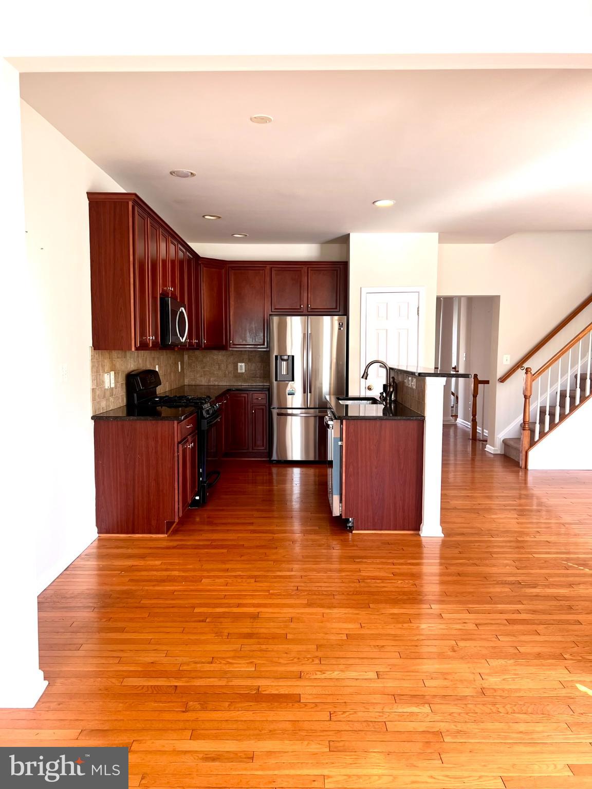 SOUTH RIDING - Residential Lease