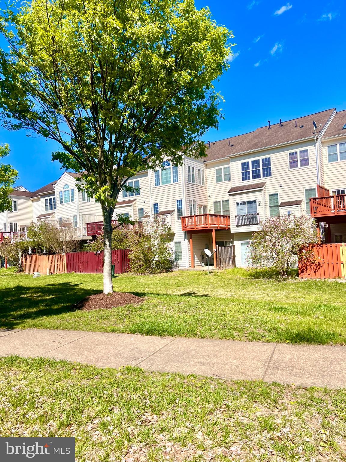 SOUTH RIDING - Residential Lease