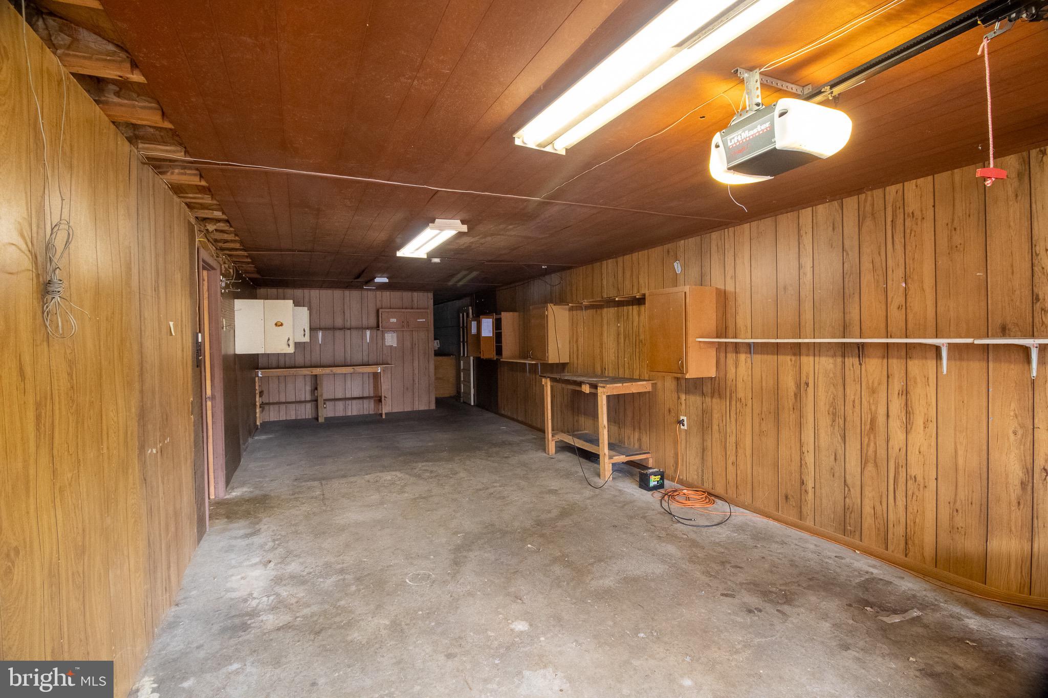 FOREST HILLS - Residential