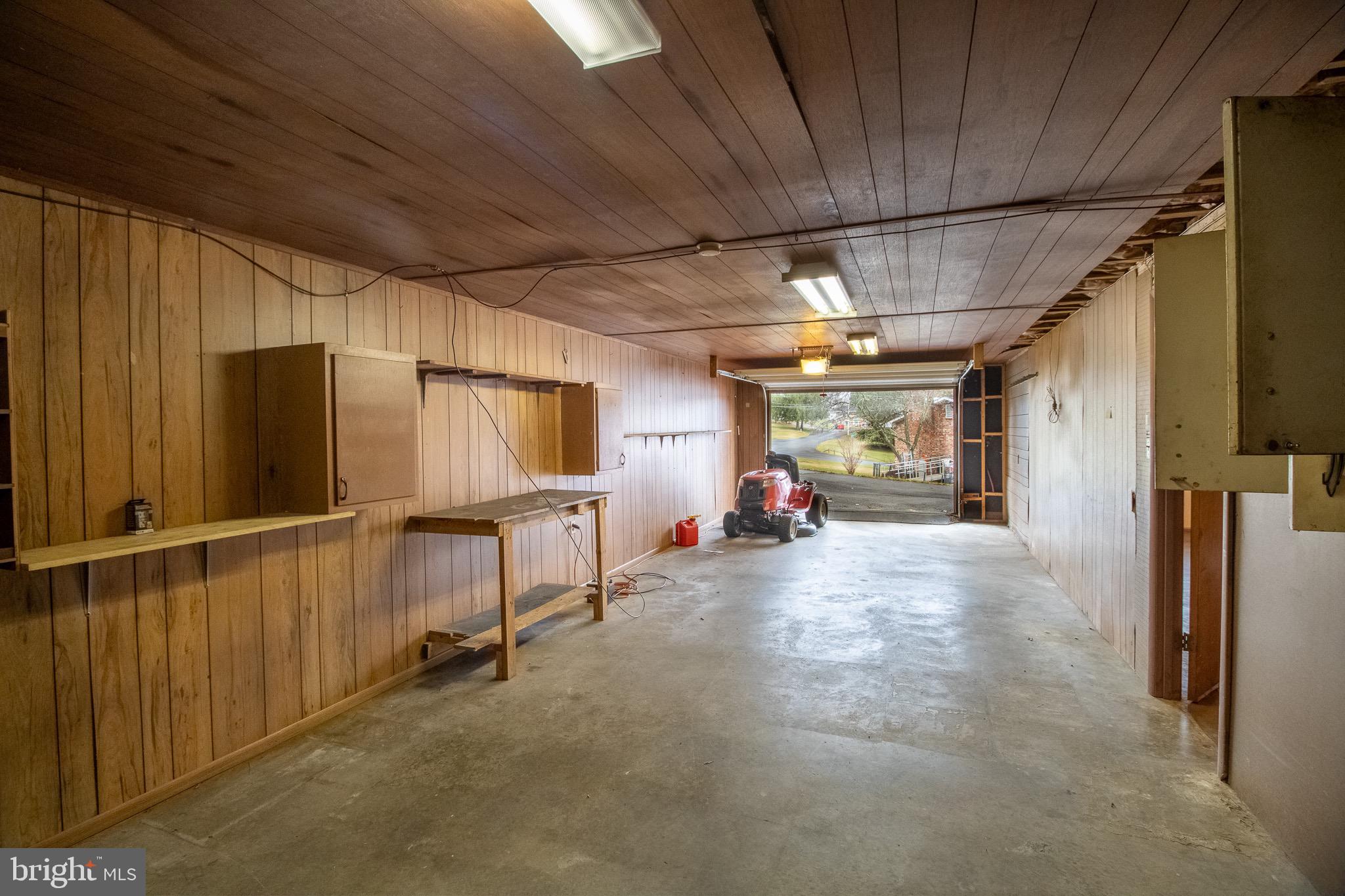 FOREST HILLS - Residential