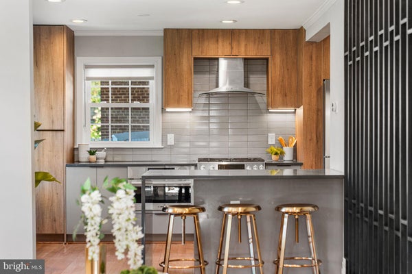 2719 N EDISON ST, ARLINGTON, VA 22207 - Image d0b134f08fd1e338c3032c4e80de80ef/2996347956