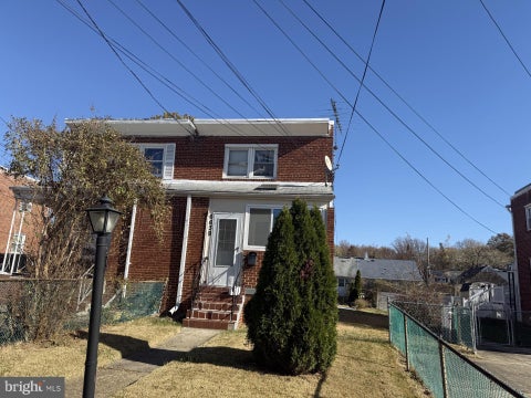 Townhouse For Sale - 6639 24th Place<br/> HYATTSVILLE, MD 20782