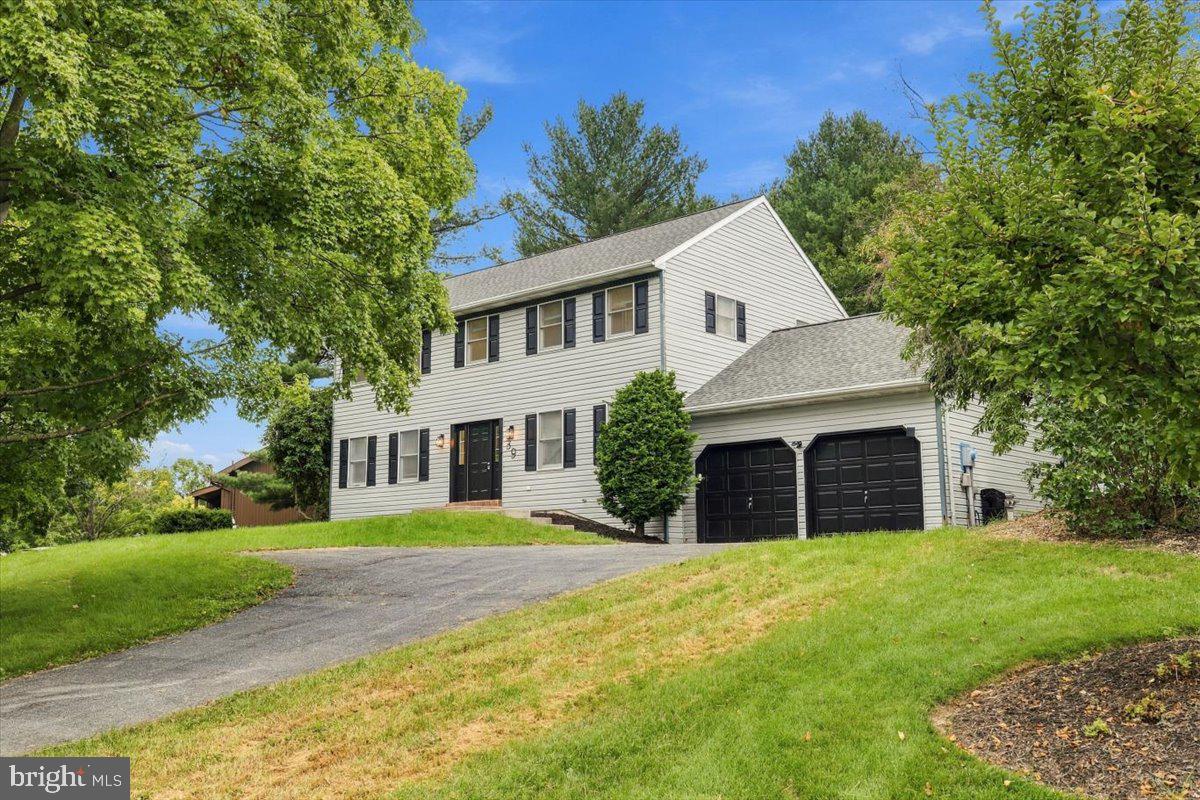 39 BROOKWOOD DRIVE