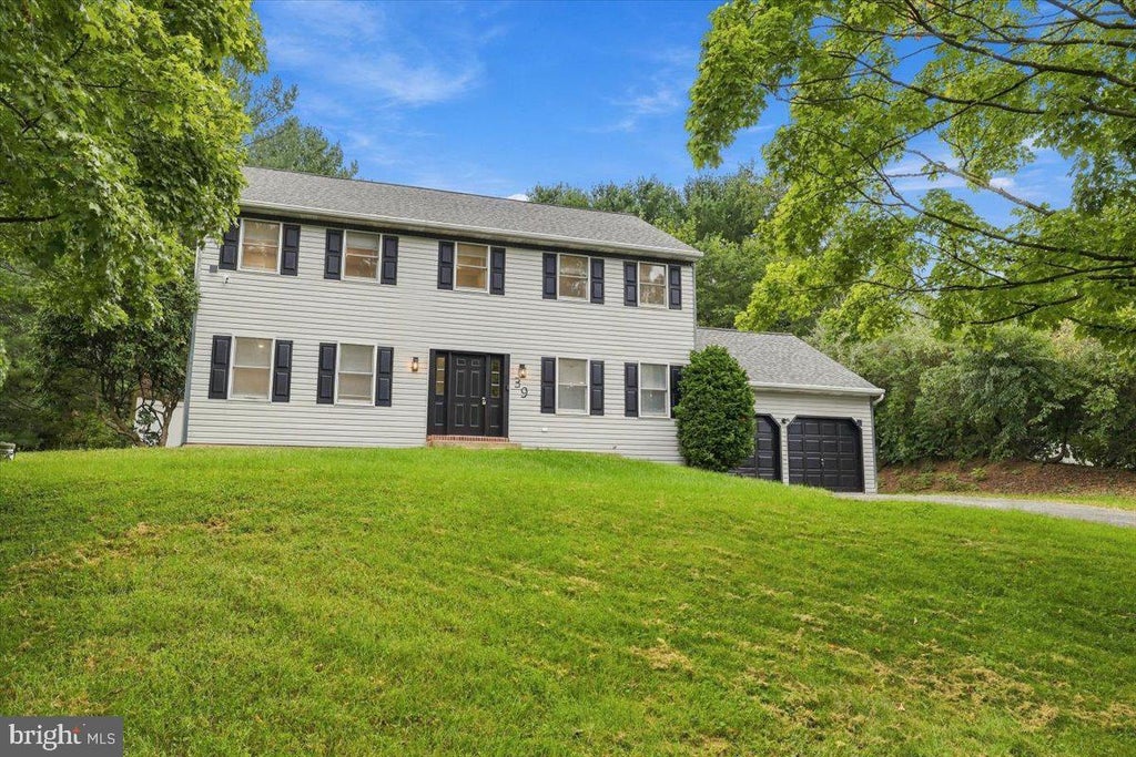 Photo of 39 Brookwood Drive, LITITZ, PA 17543 (MLS # PALA2095950)