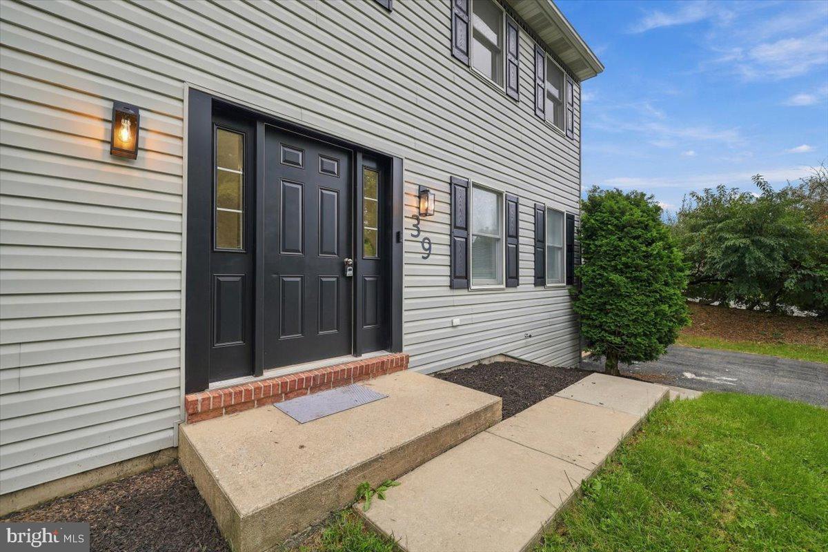 39 BROOKWOOD DRIVE