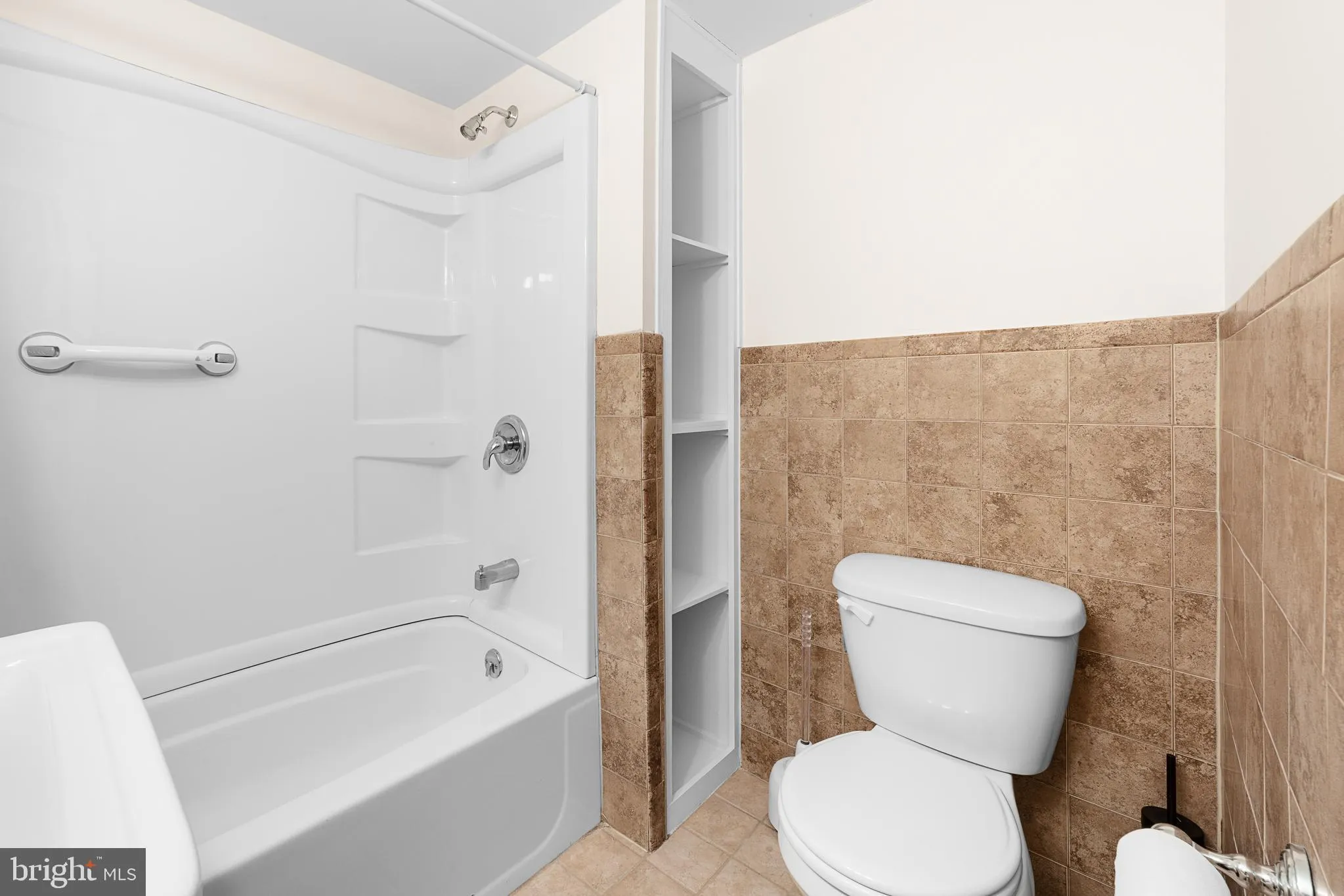 Blackwood, New Jersey 08012, United States, 2 Bedrooms Bedrooms, ,1 BathroomBathrooms,Residential,Active,79895