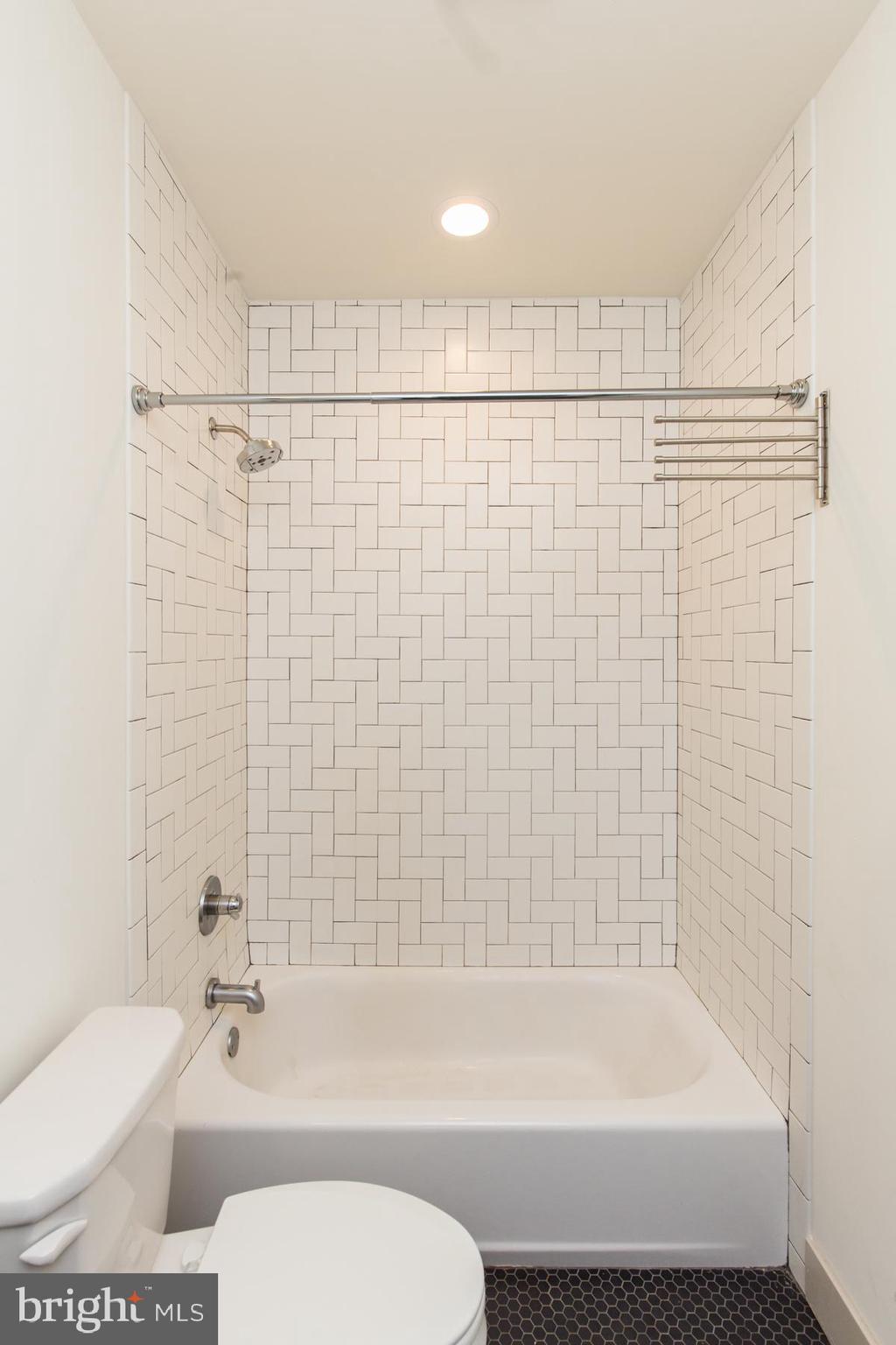 WEST PASSYUNK - Residential Lease