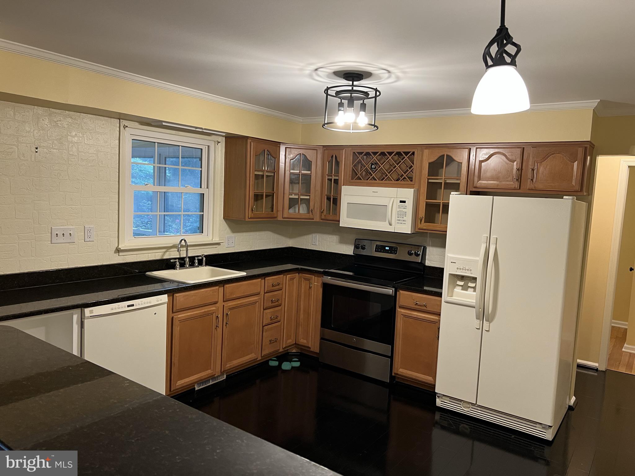 COLLEGE HEIGHTS - Residential Lease