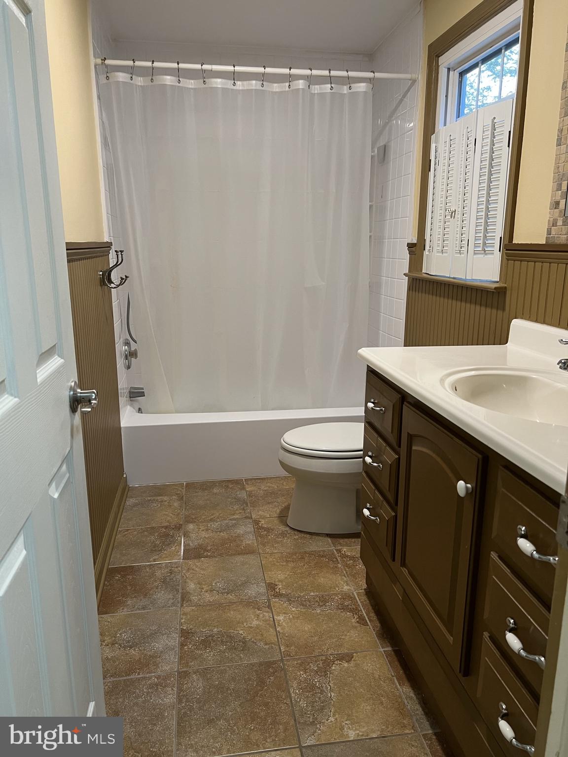 COLLEGE HEIGHTS - Residential Lease