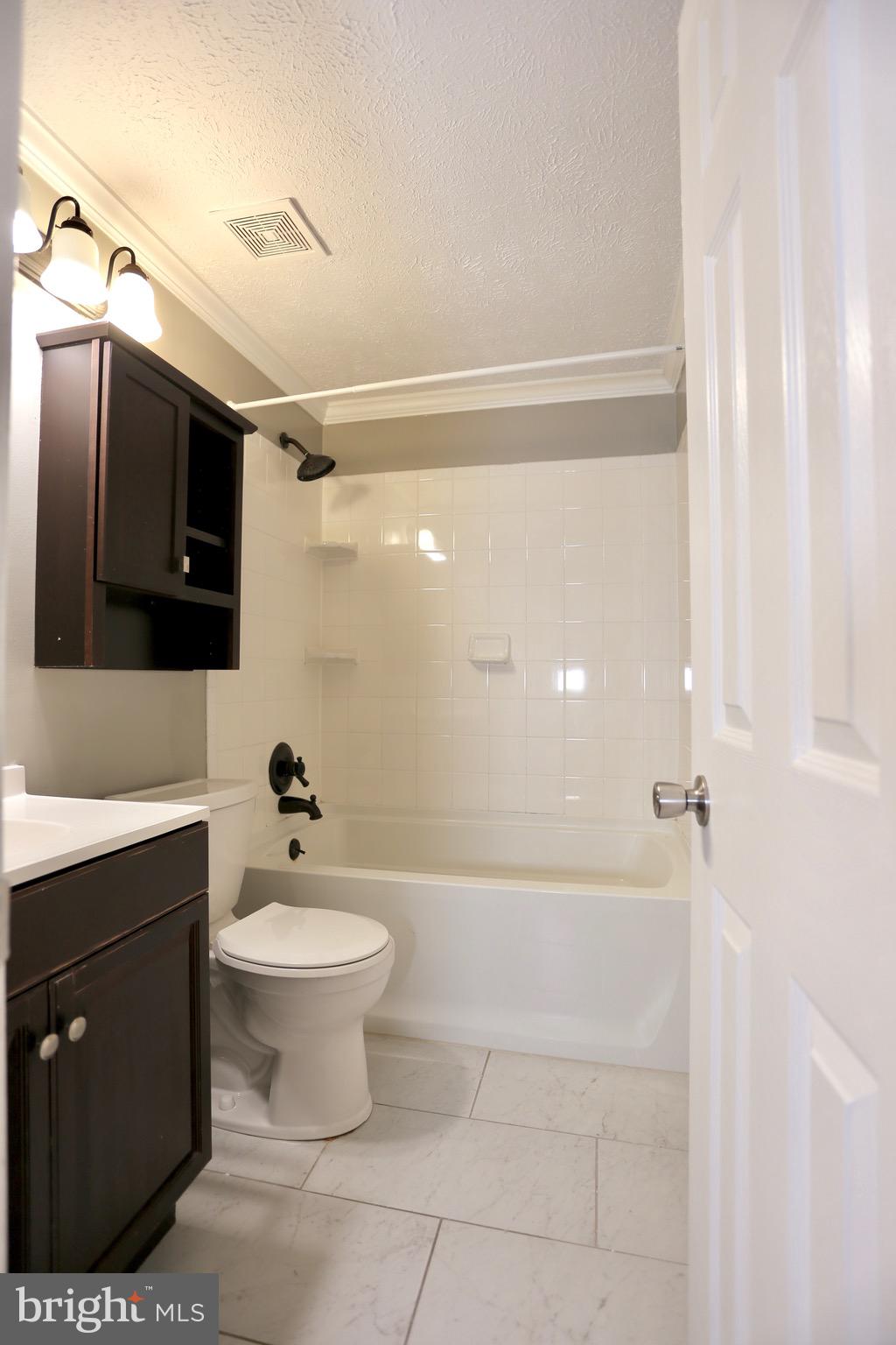 MONTCLAIR/COUNTRY CLUB - Residential