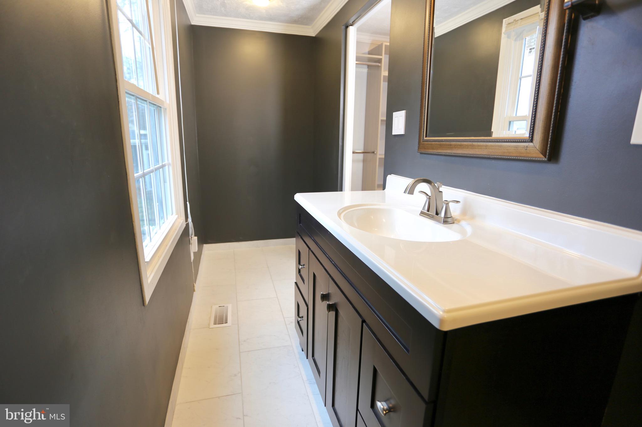 MONTCLAIR/COUNTRY CLUB - Residential