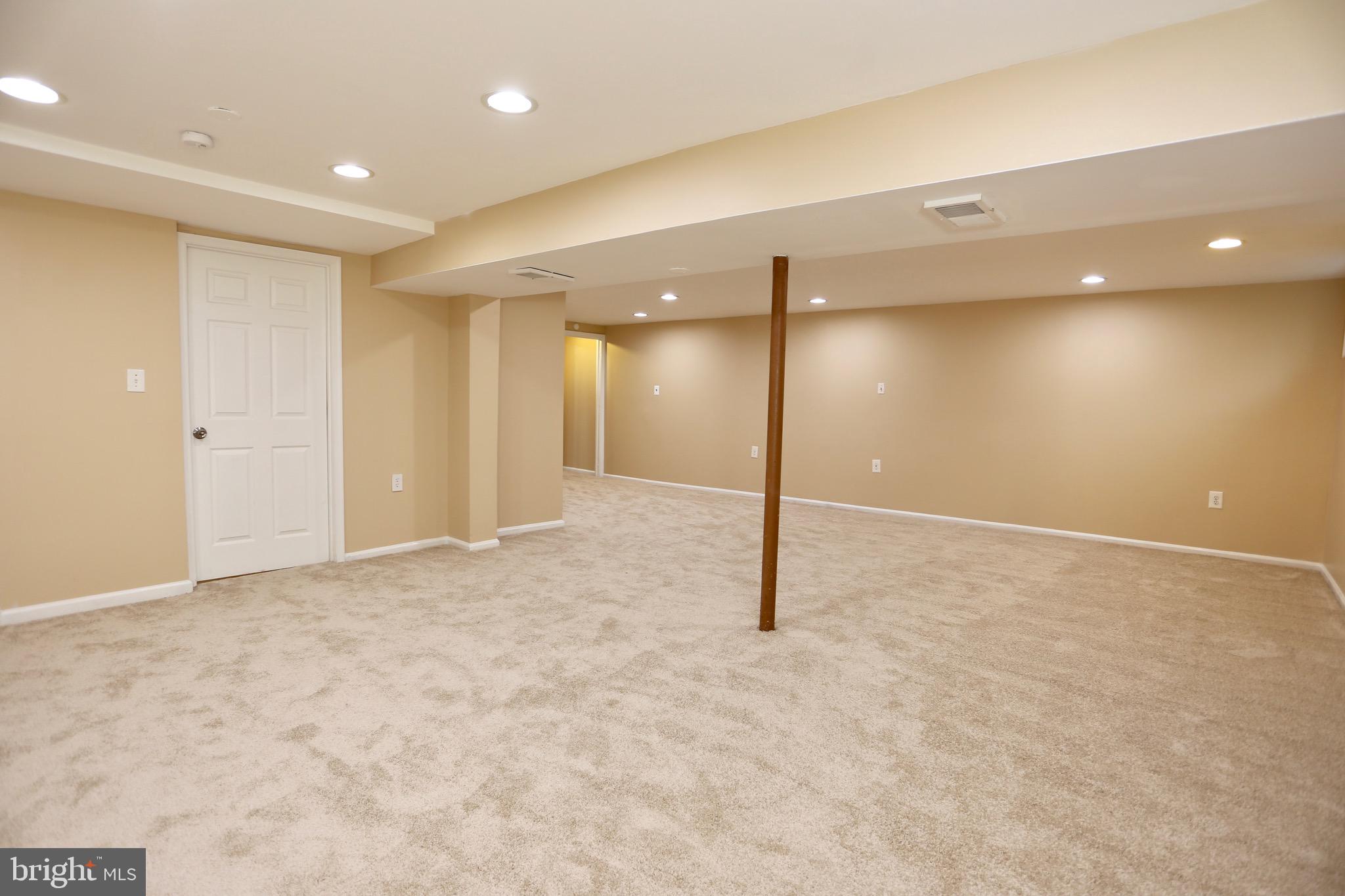 MONTCLAIR/COUNTRY CLUB - Residential