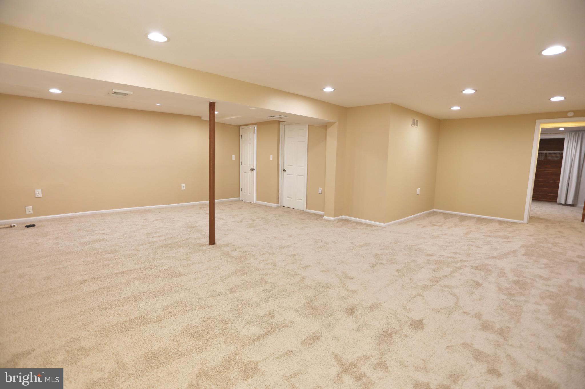 MONTCLAIR/COUNTRY CLUB - Residential