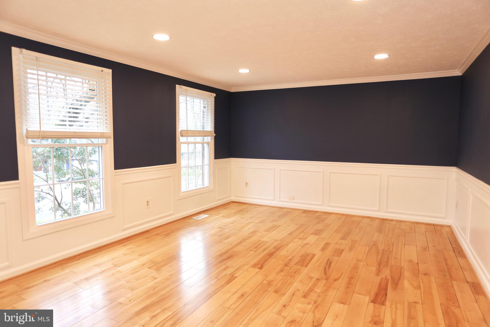 MONTCLAIR/COUNTRY CLUB - Residential