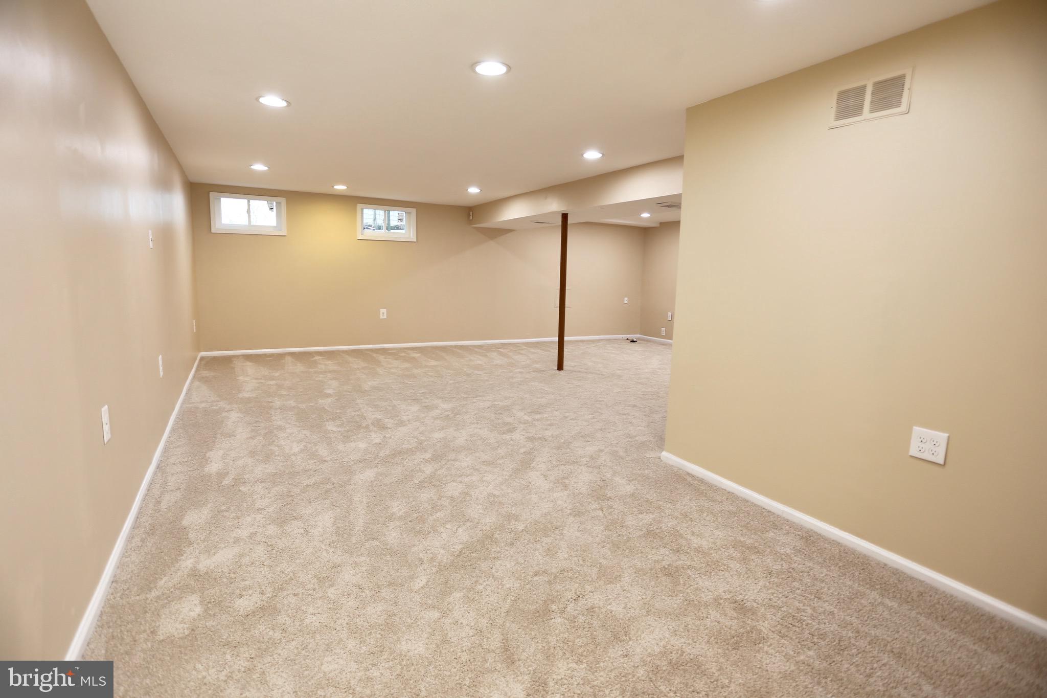 MONTCLAIR/COUNTRY CLUB - Residential