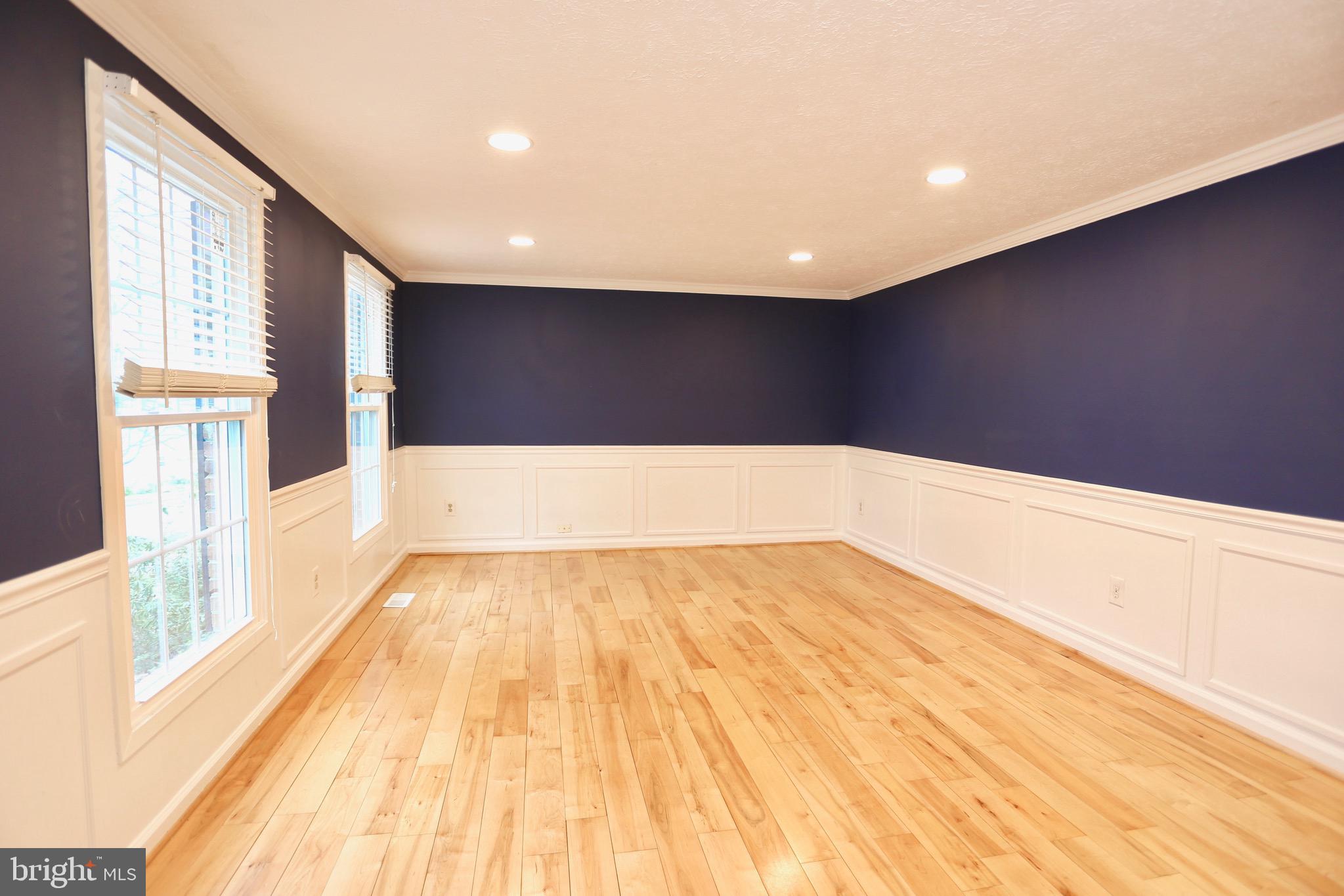 MONTCLAIR/COUNTRY CLUB - Residential