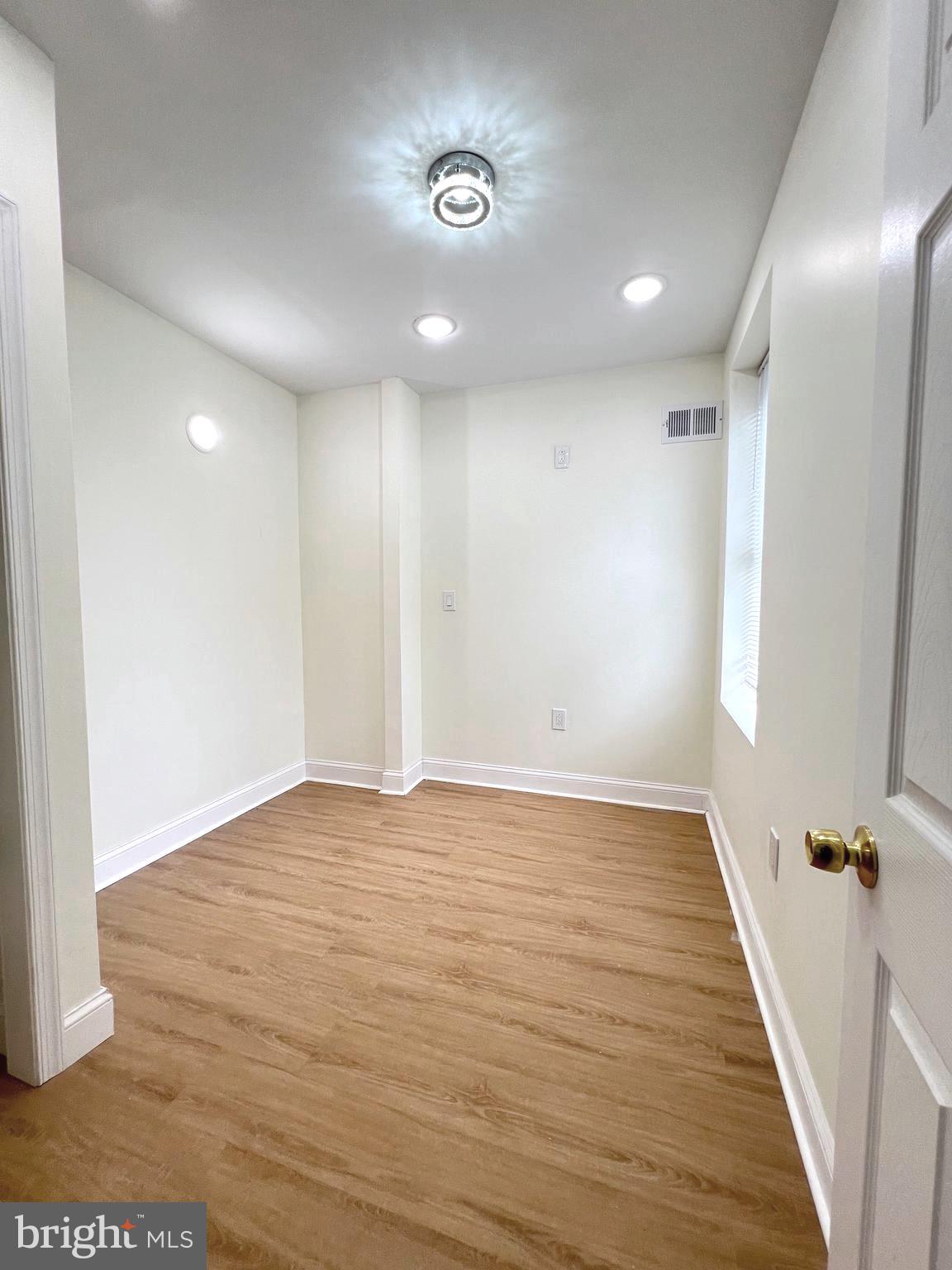 COBBS CREEK - Residential