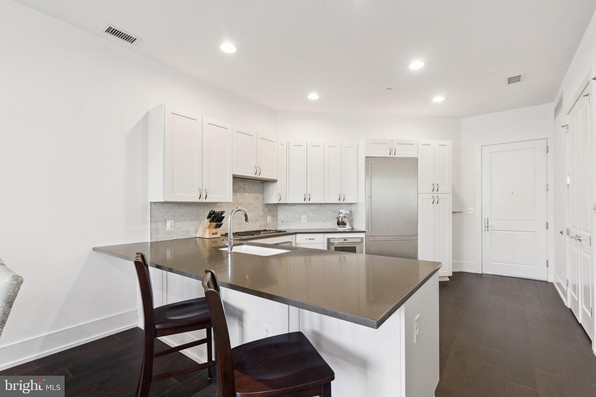 SOCIETY HILL - Residential