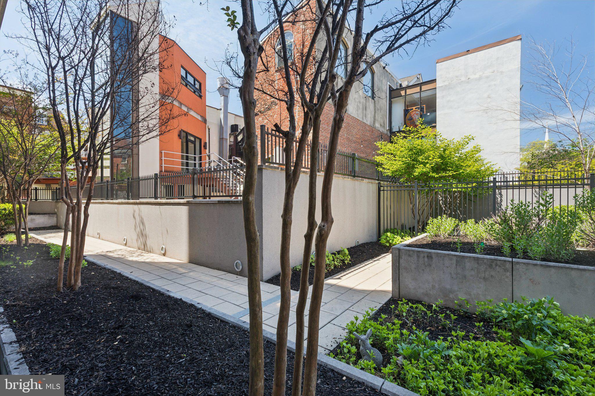 SOCIETY HILL - Residential