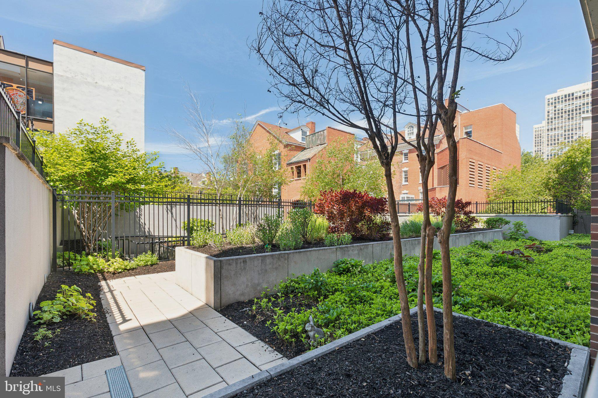 SOCIETY HILL - Residential