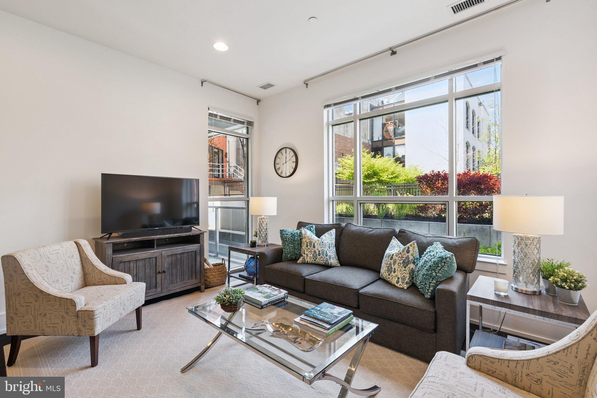 SOCIETY HILL - Residential