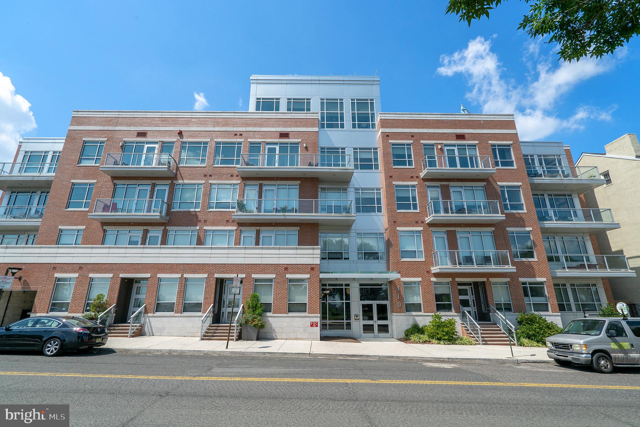 SOCIETY HILL - Residential