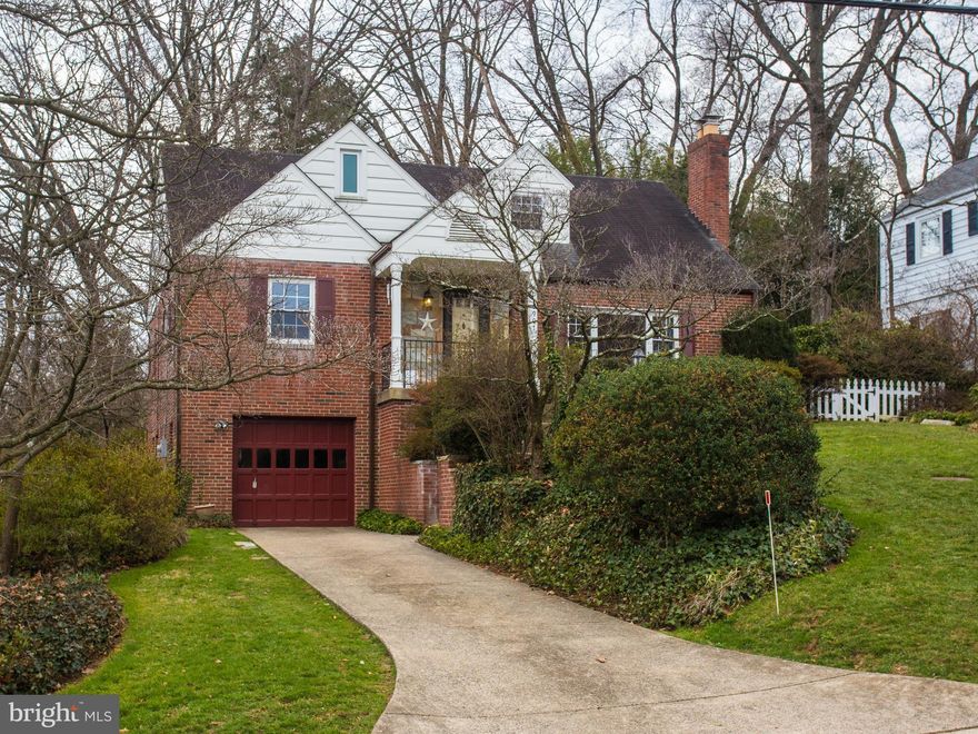 Lovely home in a quiet, friendly neighborhood inside the Beltway near the Mosaic District, Inova, with no-Toll access to downtown DC, IAD, and DCA. Tandem 2-car garage. Parks, playgrounds, and pools/tennis clubs nearby. Lovingly maintained and updated for the last 36 years by a single family. Situated for privacy in a natural setting.