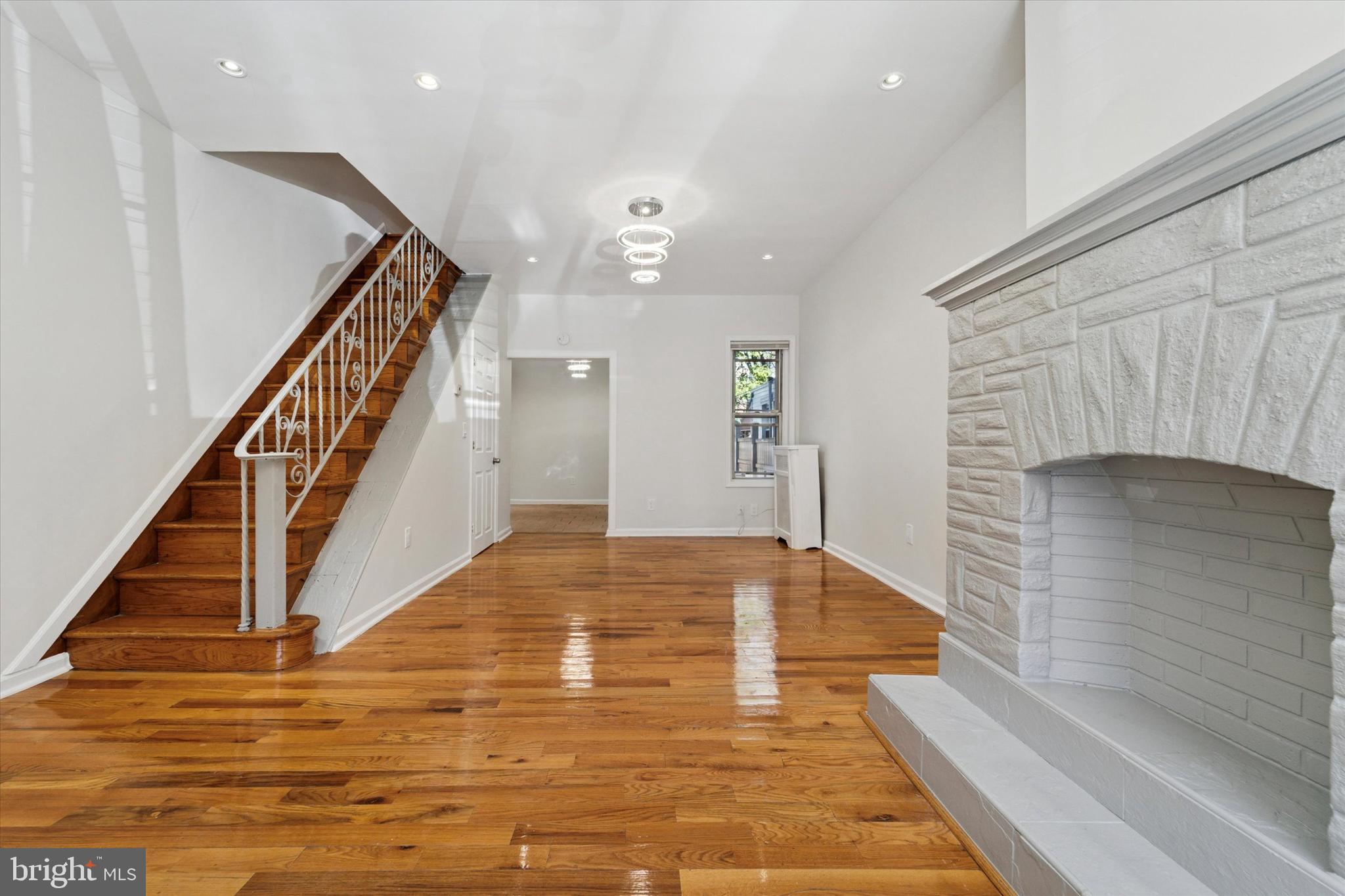 3052 ARAMINGO AVENUE