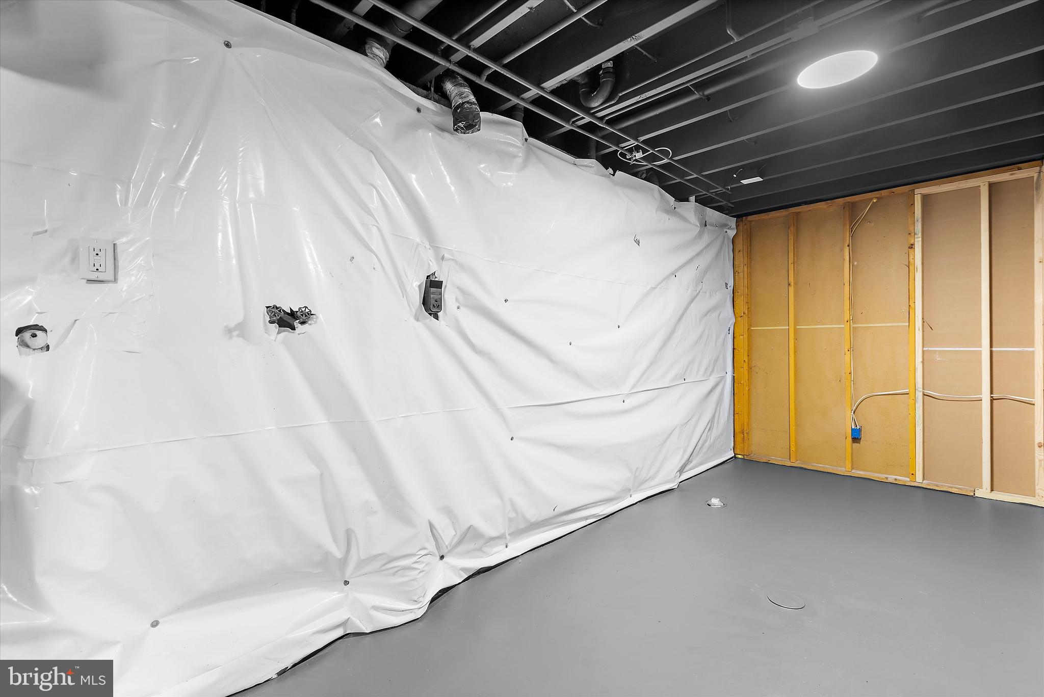 ROYAL EXCHANGE - Residential