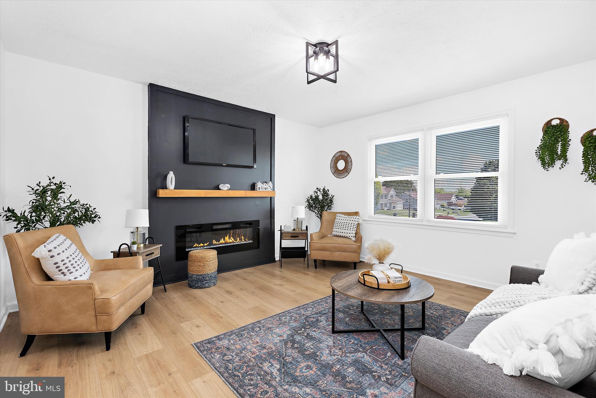 ROYAL EXCHANGE - Residential