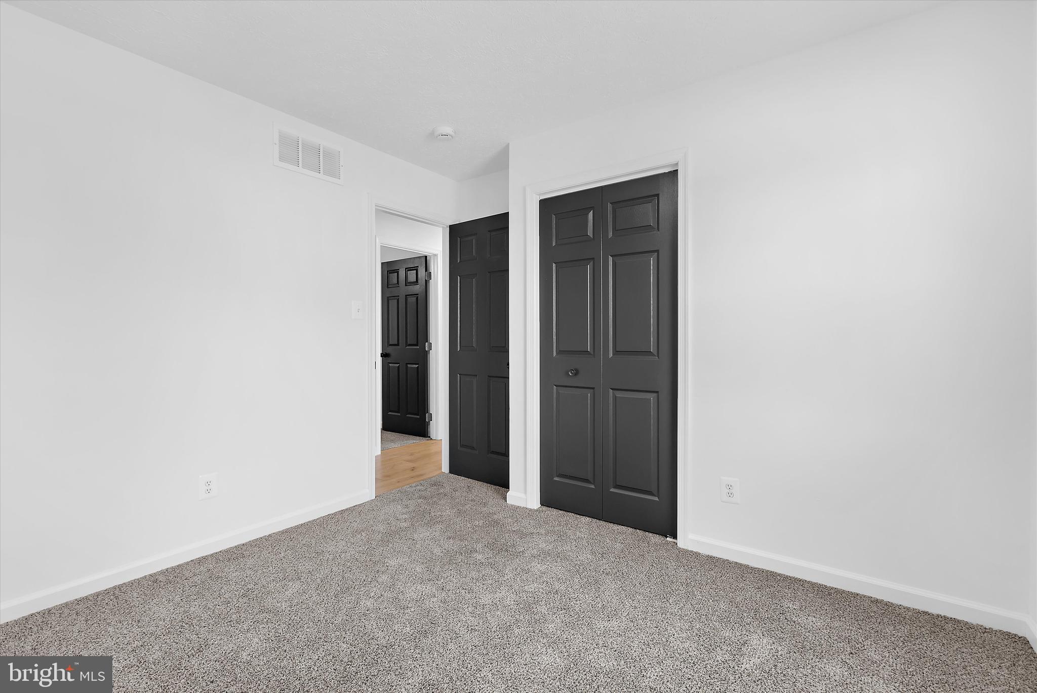 ROYAL EXCHANGE - Residential