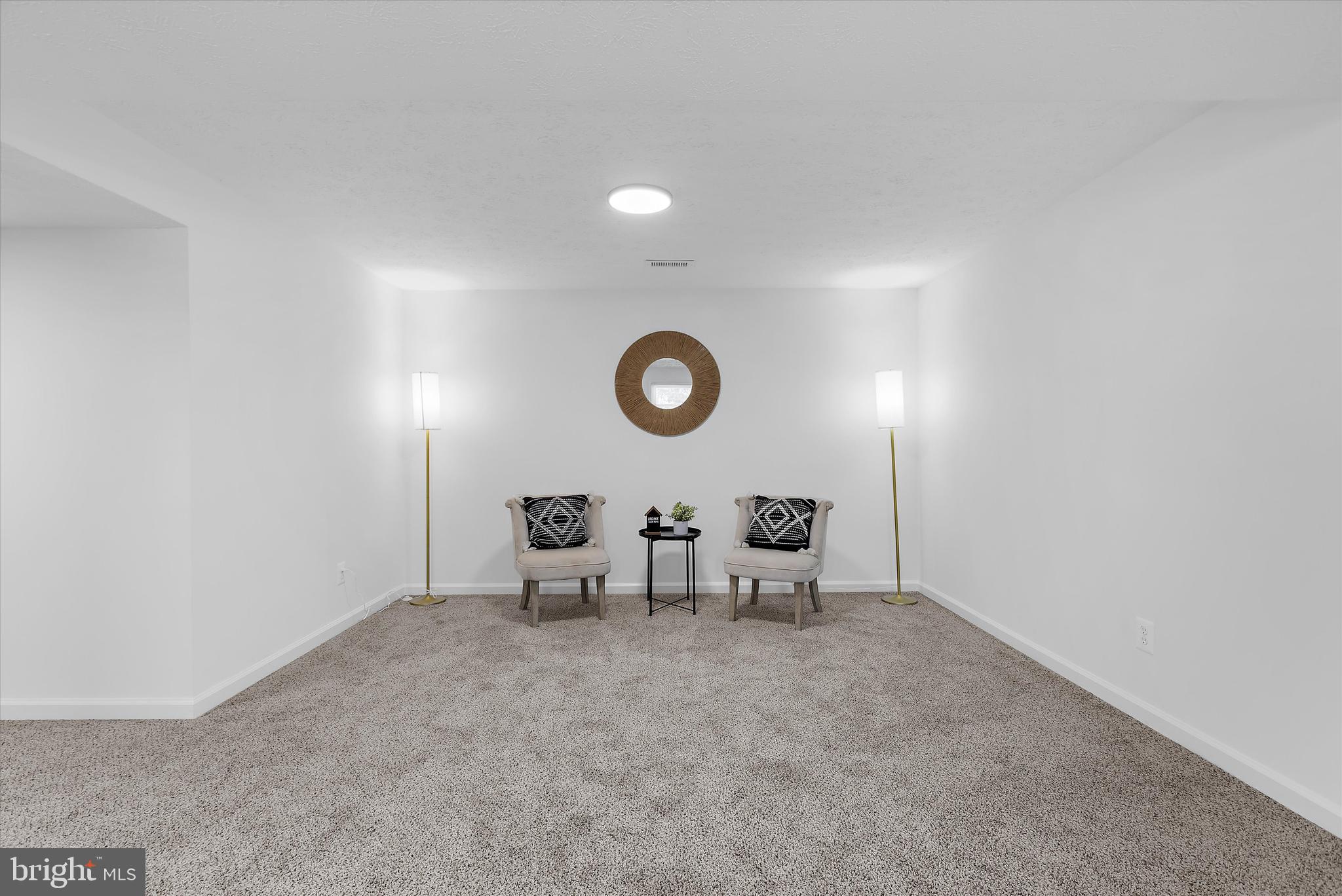 ROYAL EXCHANGE - Residential