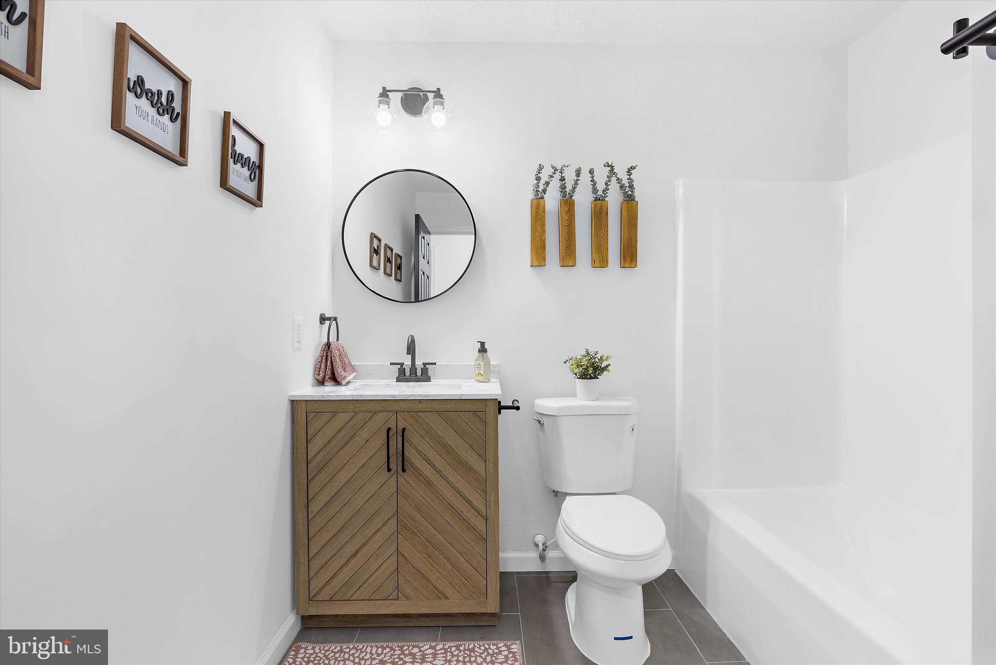 ROYAL EXCHANGE - Residential