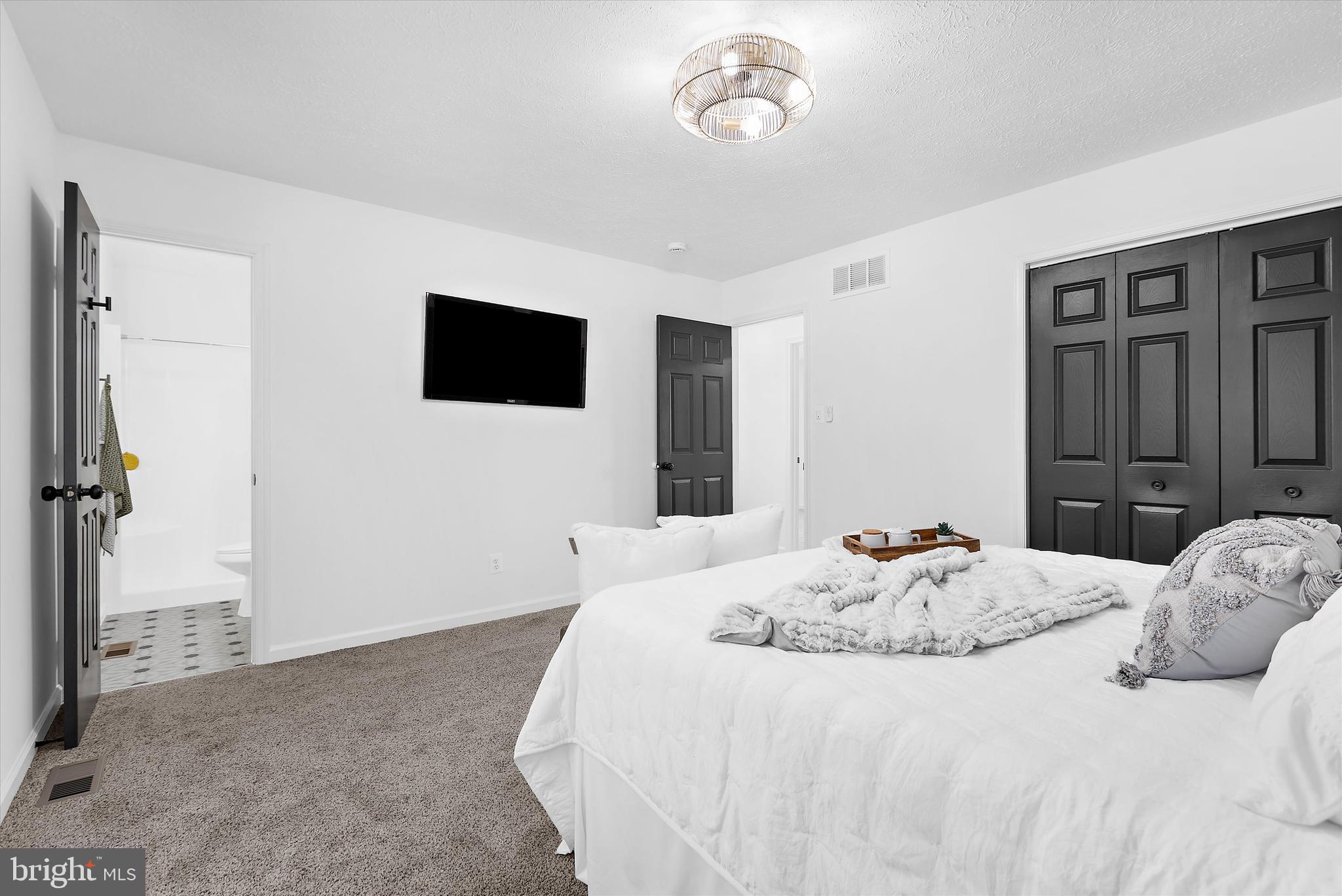 ROYAL EXCHANGE - Residential