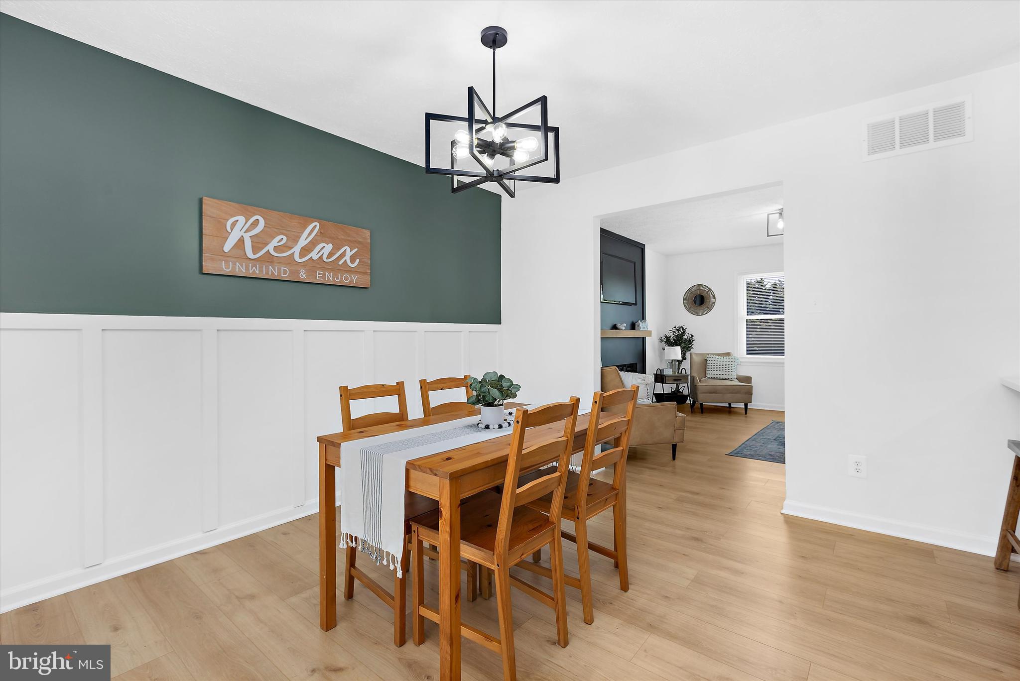 ROYAL EXCHANGE - Residential