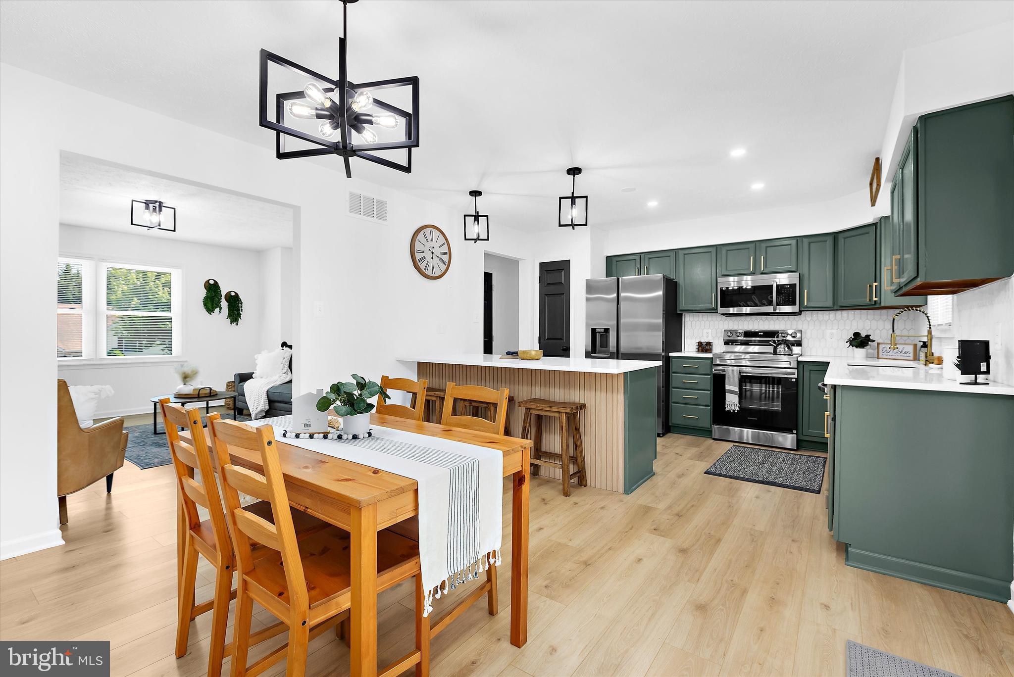 ROYAL EXCHANGE - Residential