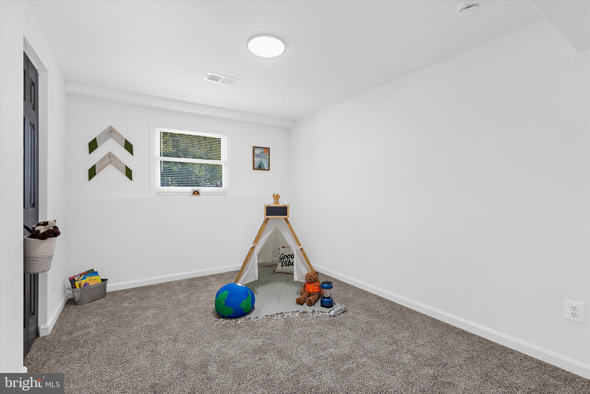 ROYAL EXCHANGE - Residential