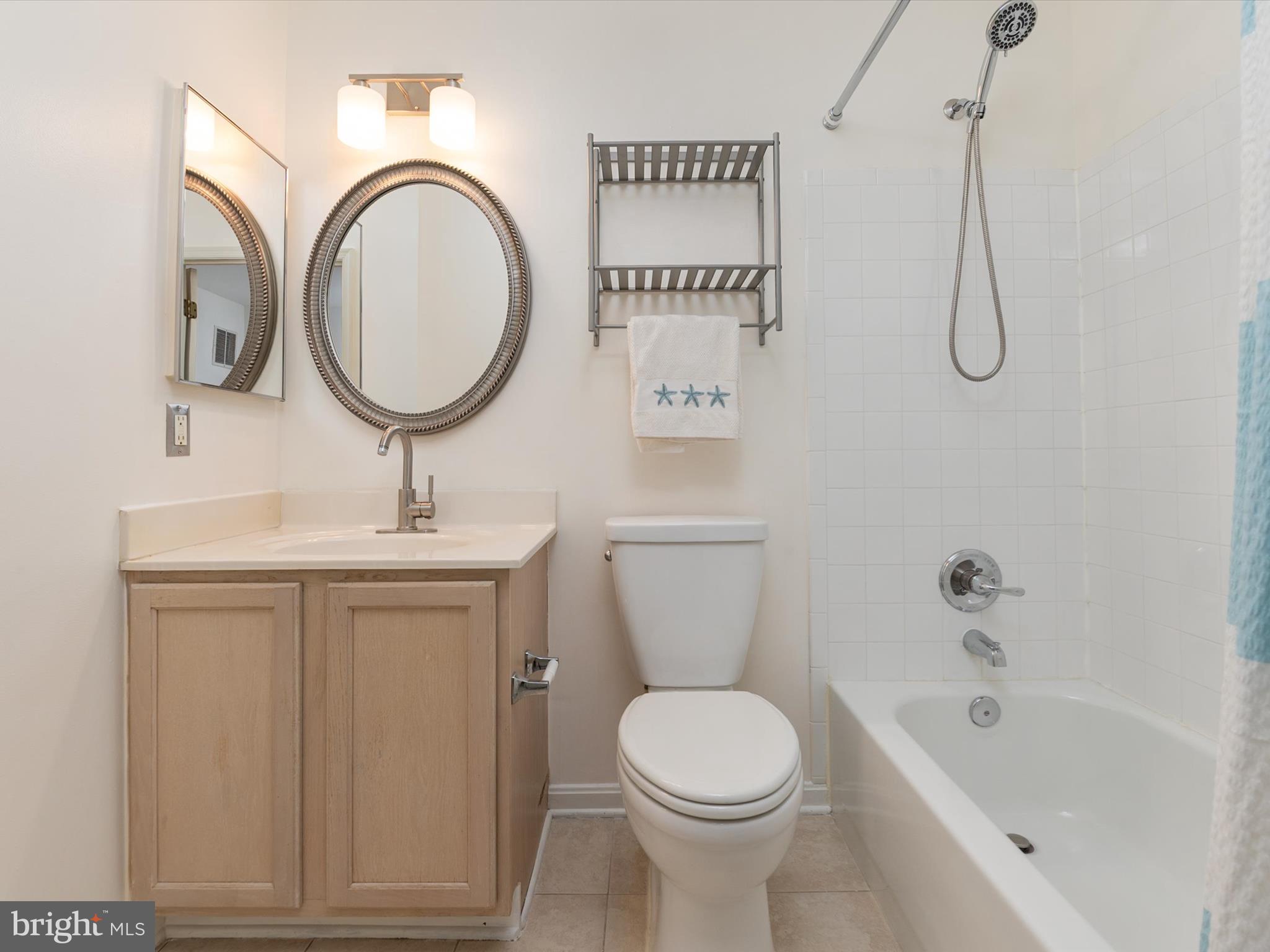 FARMINGTON VILLAGE - Residential