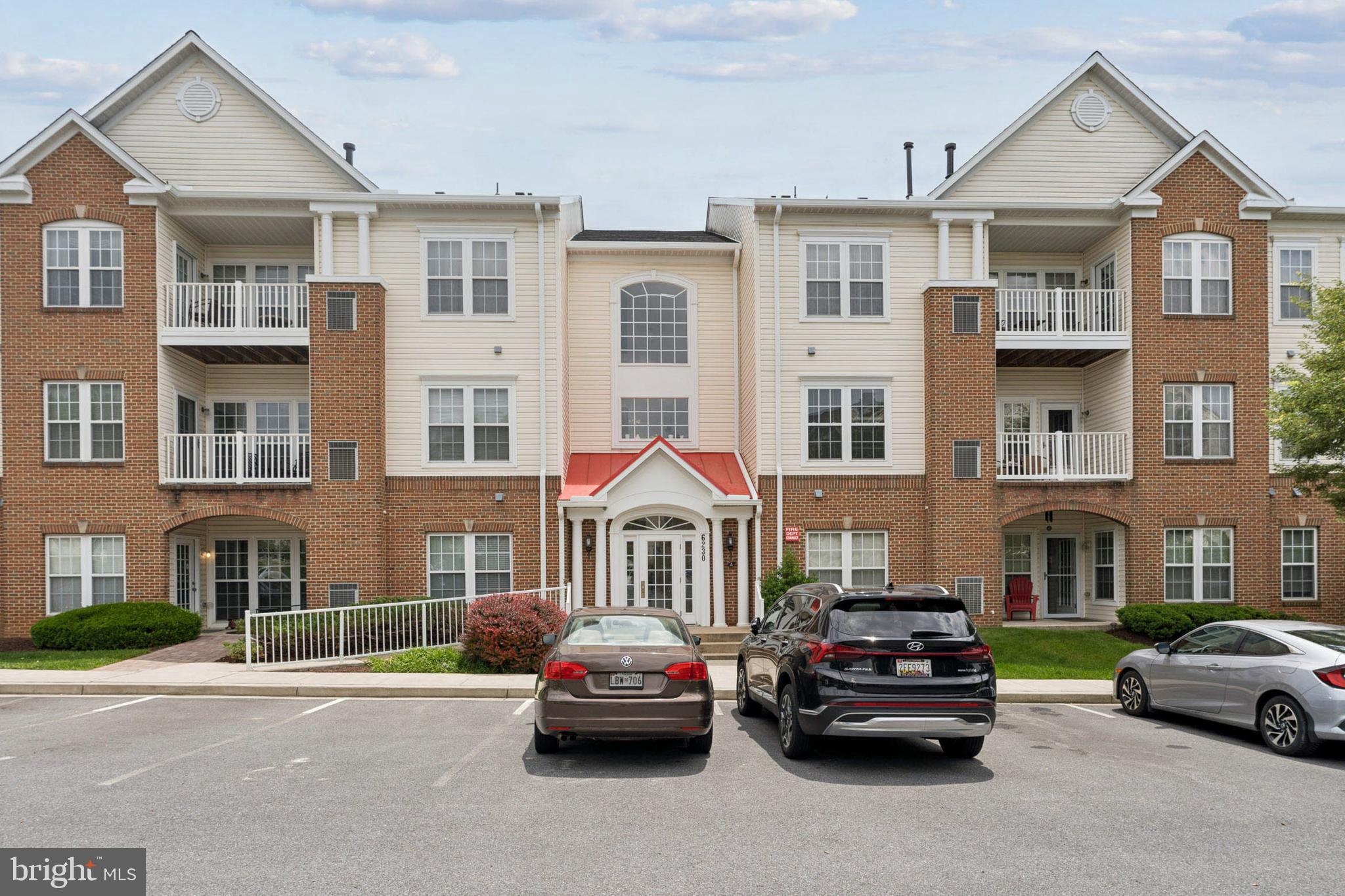 Located in the desirable subdivision of Spring Ridge, this Penthouse condominium with loft will not disappoint! Lovingly cared for by its original owners, This secure building features plenty of parking and a convenient elevator. Soaring 2 story ceilings open to bright spacious loft. Stainless appliance package is 5 years young. Balcony is perfect for enjoying your morning coffee overlooking a wooded sanctuary. The community features exercise paths, hundreds of acres of reactional areas including, soccer fields, basketball courts and community pool with clubhouse. Lots of storage in this unit and two separate bedrooms with bathrooms make it ideal for roommates or guests.