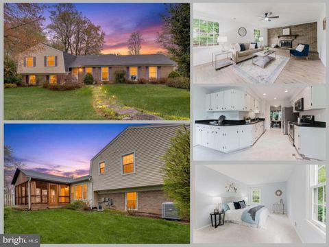 Photo of 9307 Shari Drive, FAIRFAX, VA 22032 (MLS # VAFX2286698)