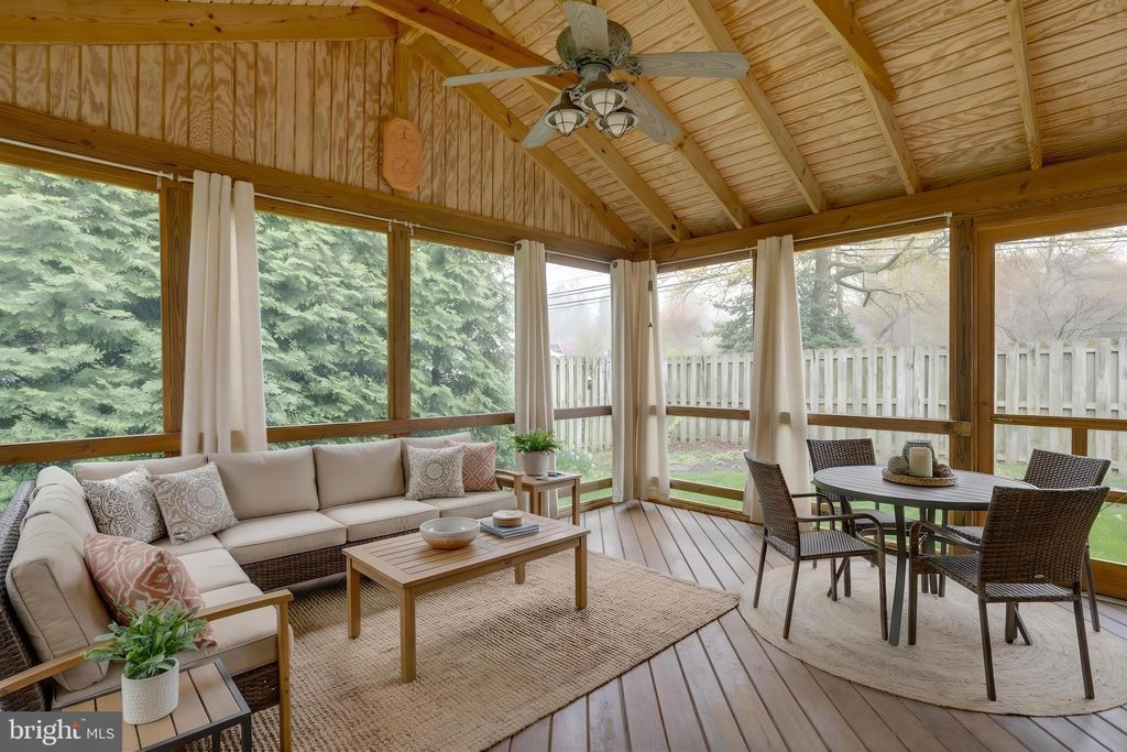 Photo of 9307 Shari Drive, FAIRFAX, VA 22032 (MLS # VAFX2286698)