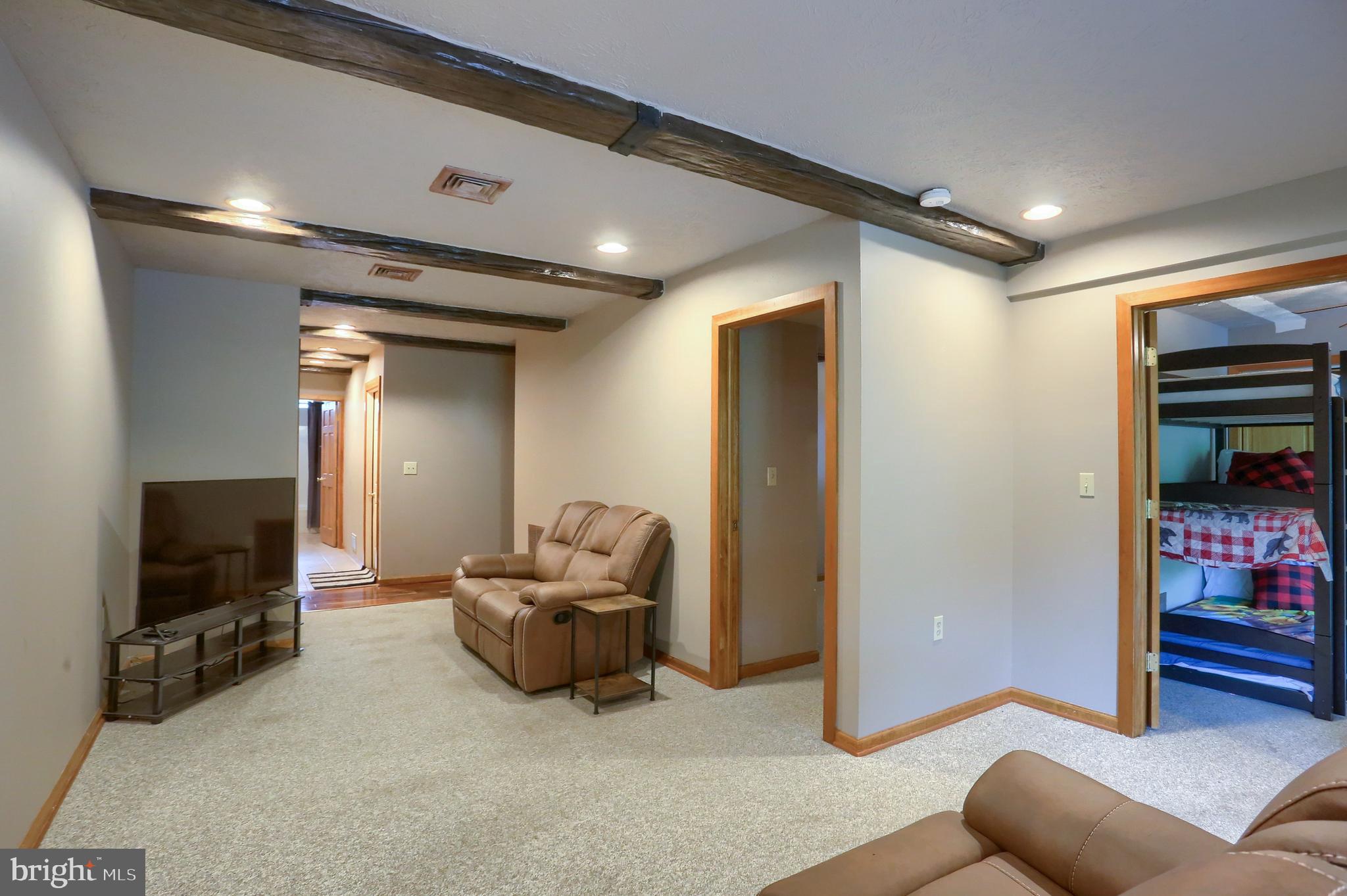 EAGLE ROCK - Residential