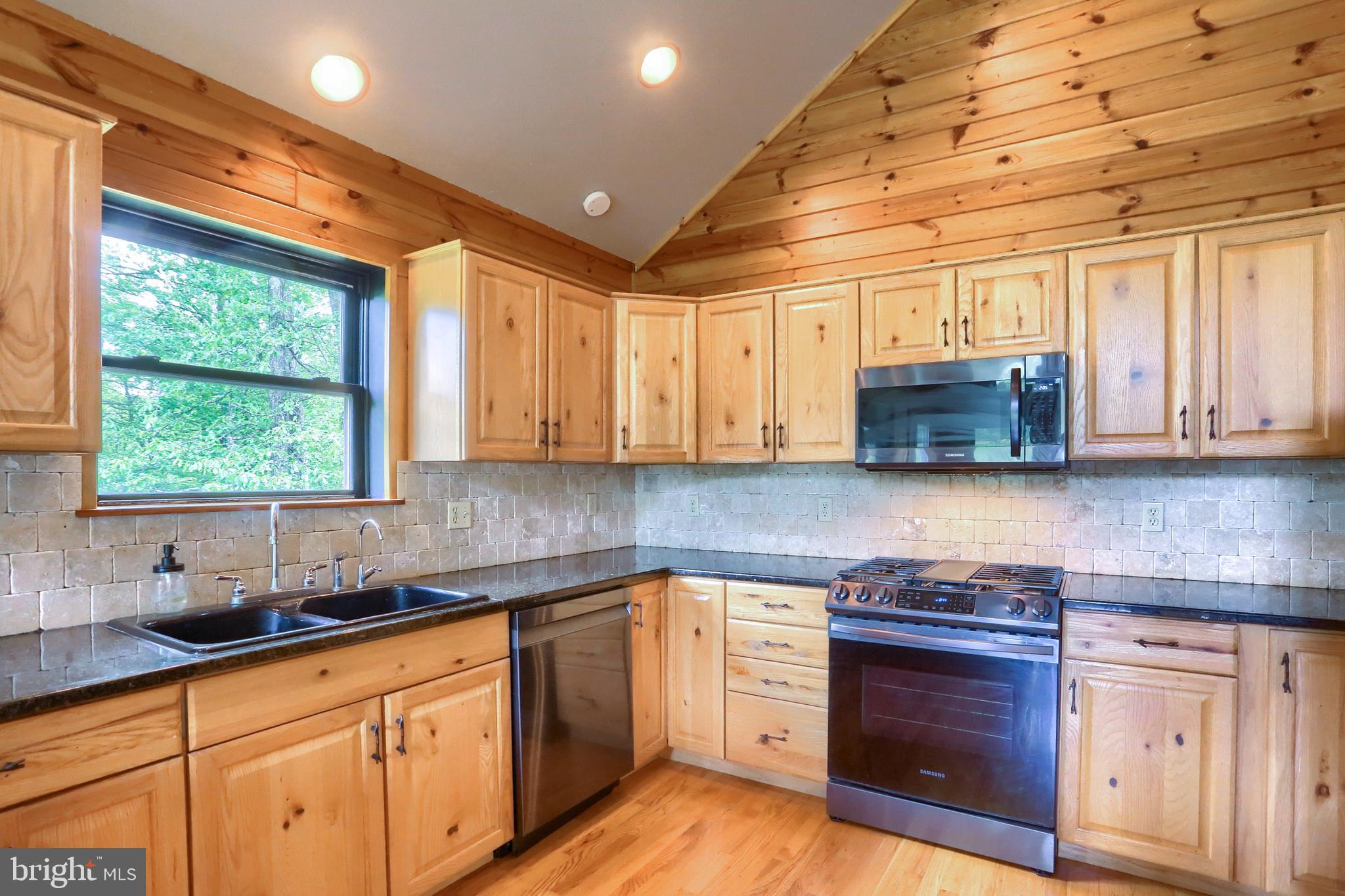 EAGLE ROCK - Residential